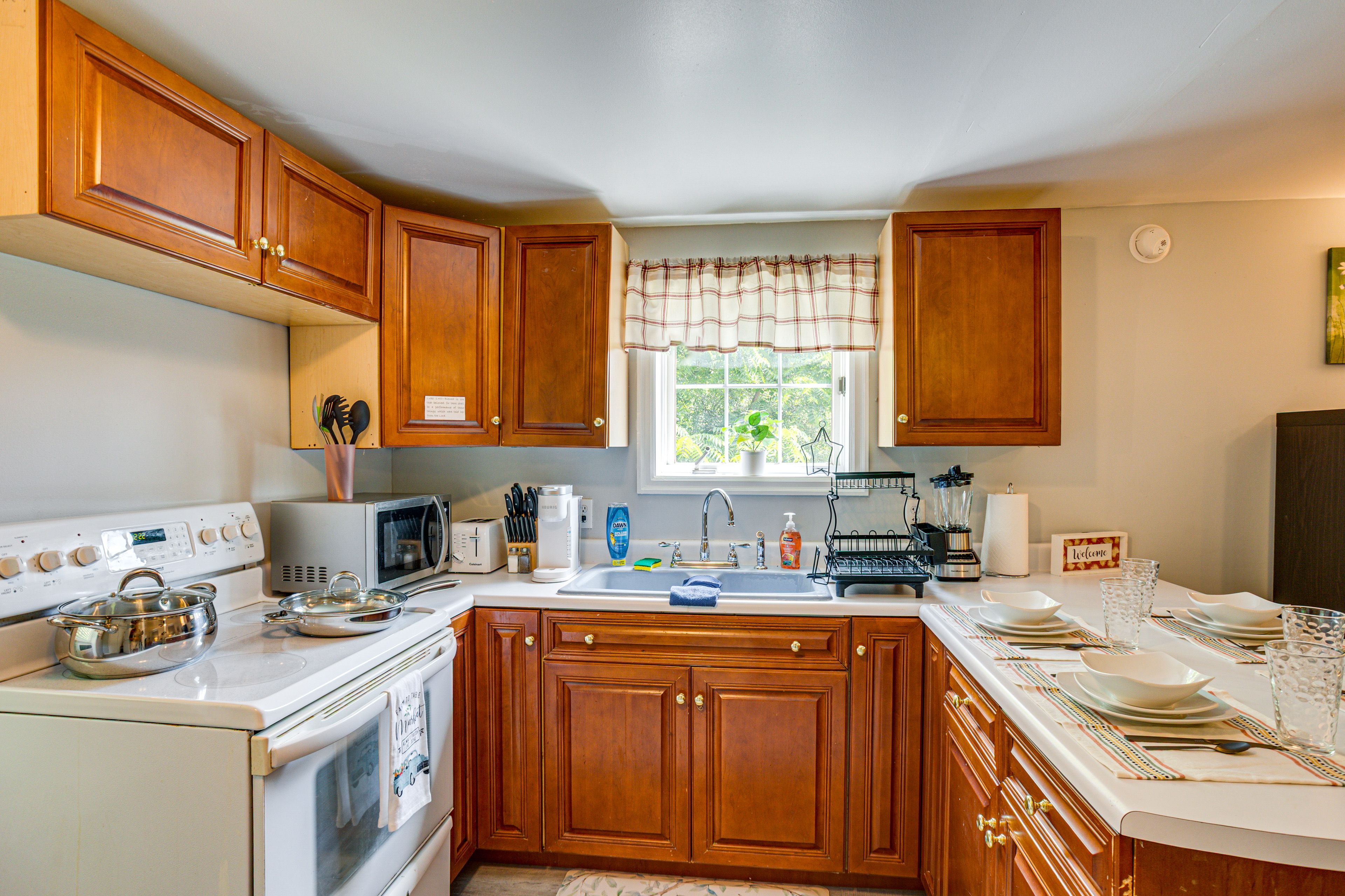 Kitchen | Keurig | Blender | Toaster