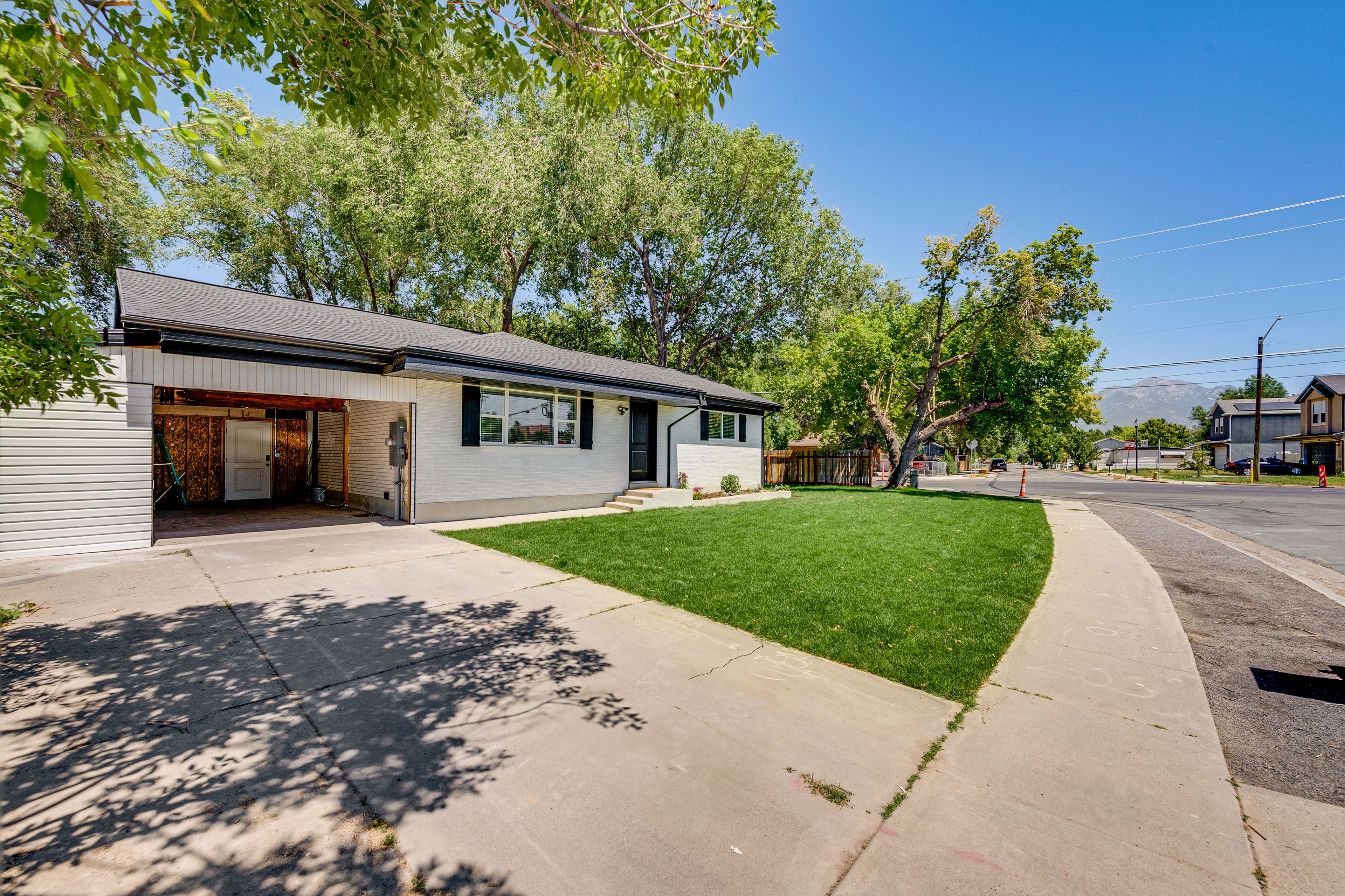 Parking | Driveway (2 Vehicles)