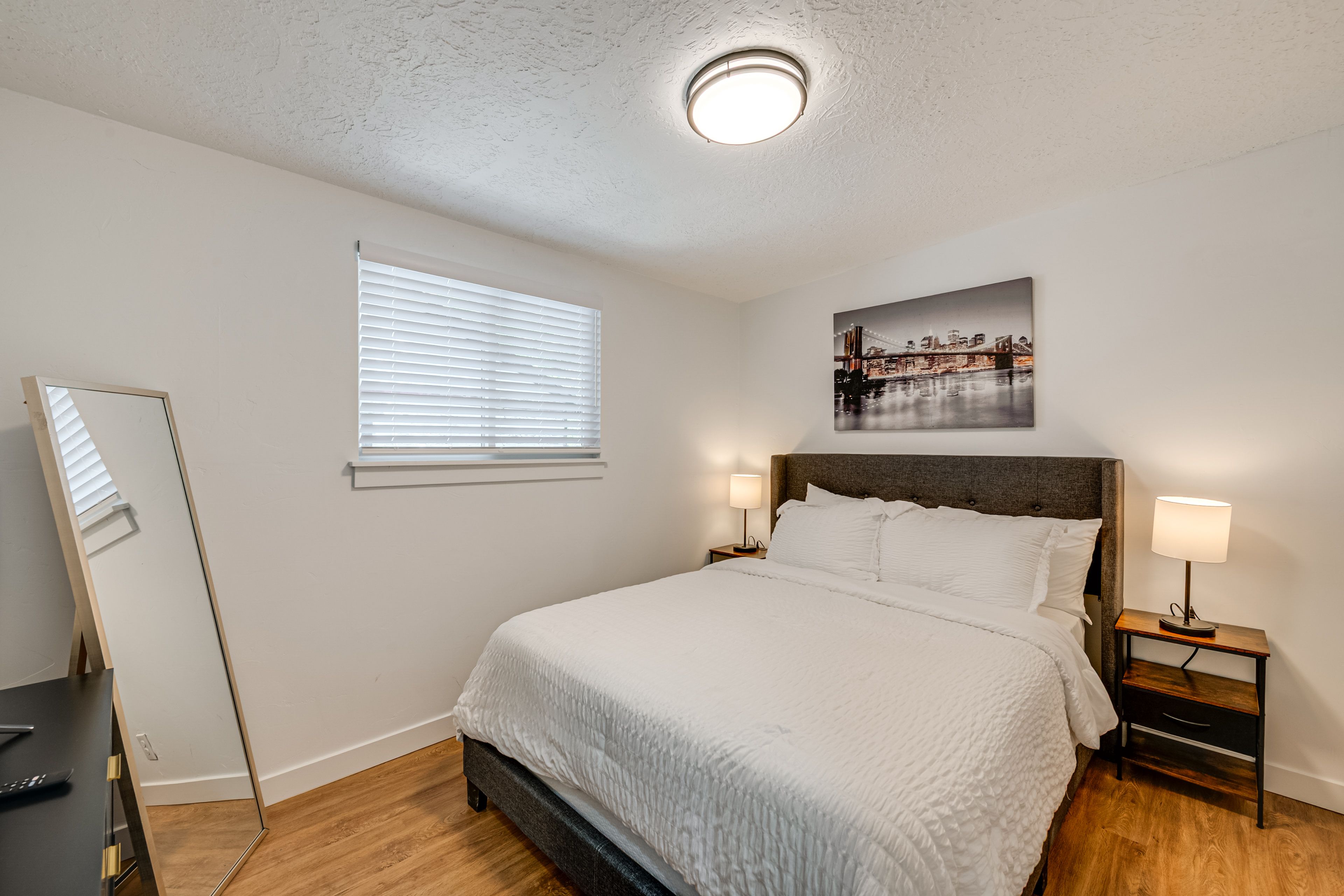 Bedroom 2 | Queen Bed | Smart TV