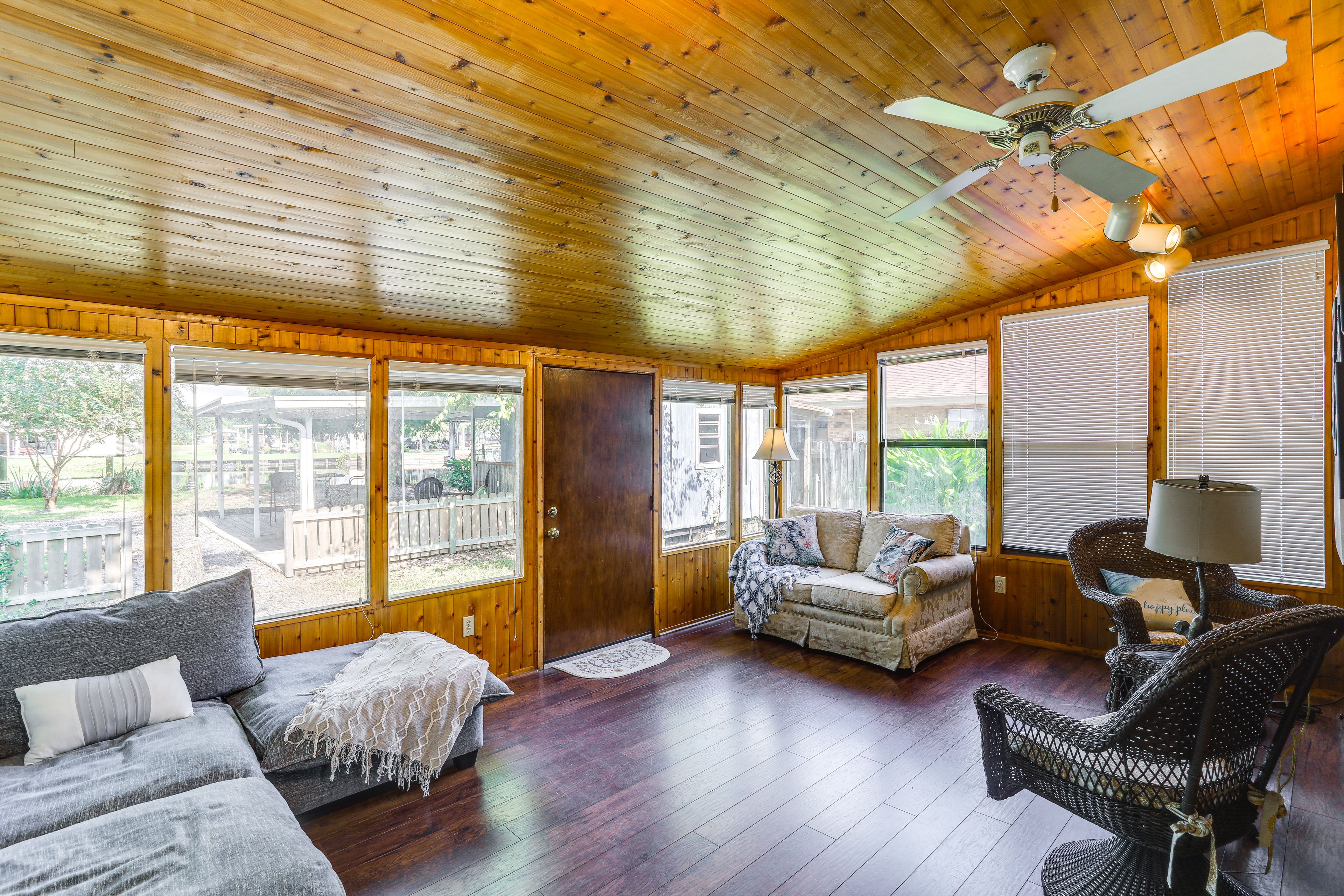 Sunroom | Full Sleeper Sofa