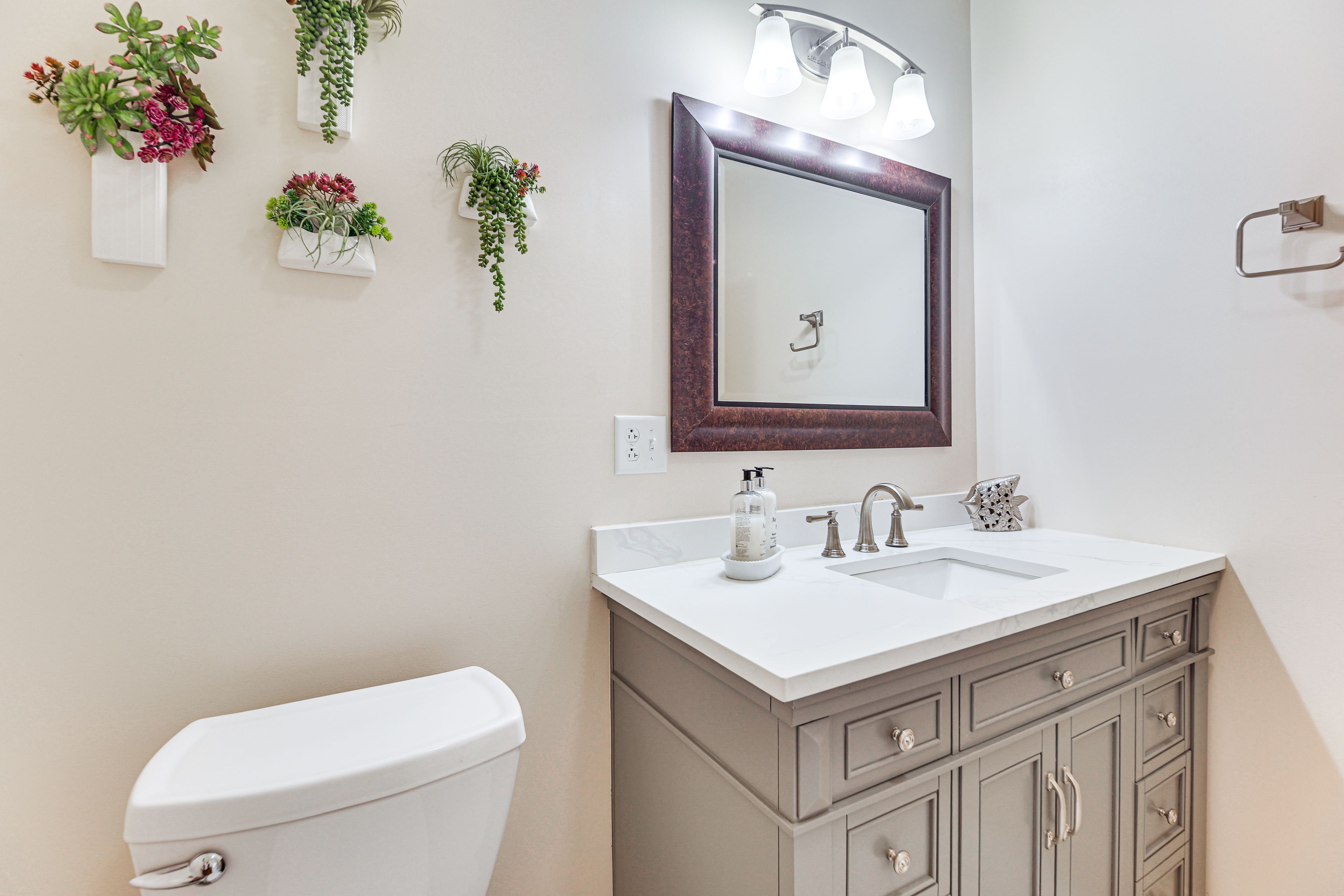 Half Bathroom | 1st Floor