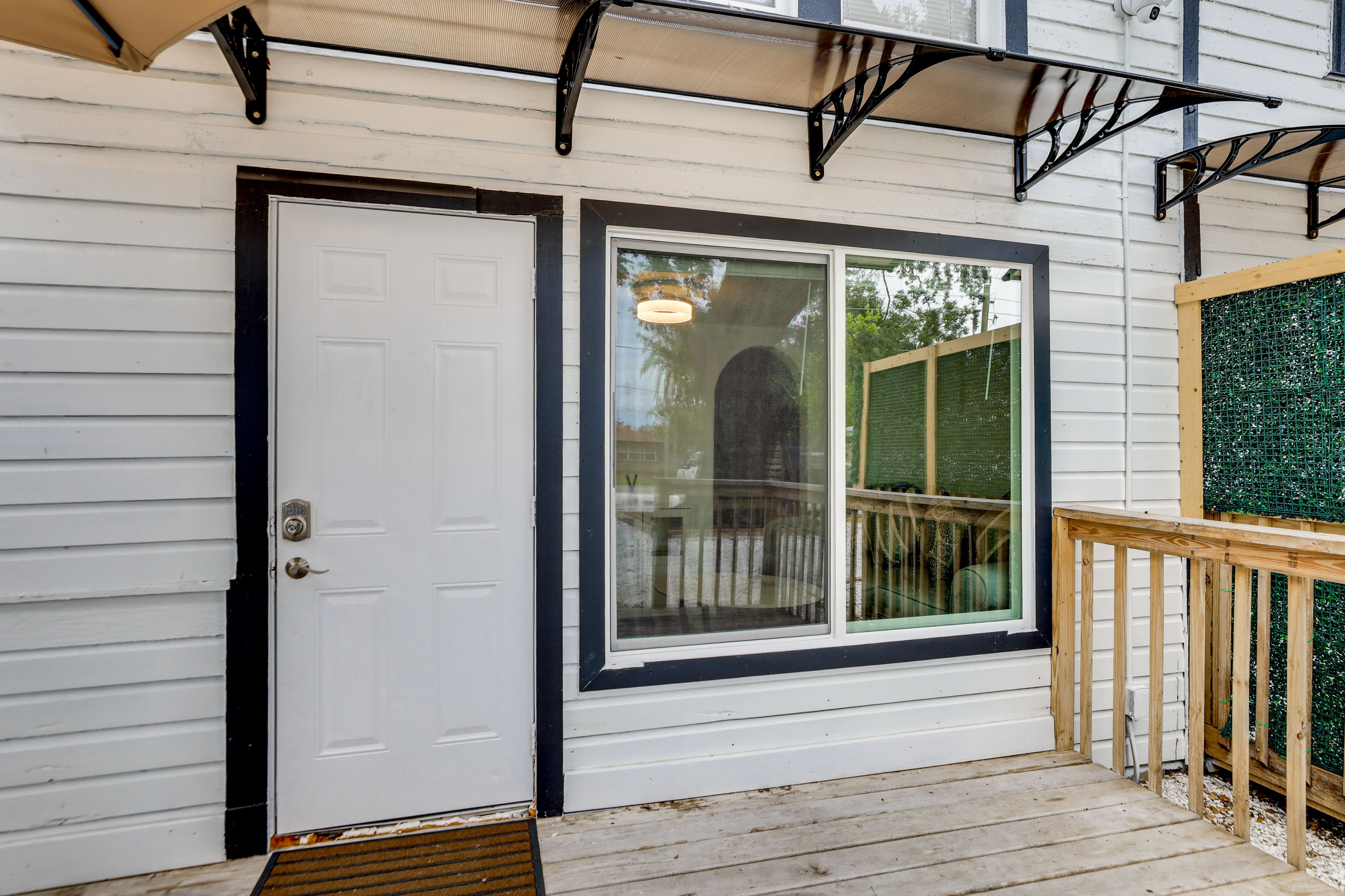 Unit Exterior | Deck