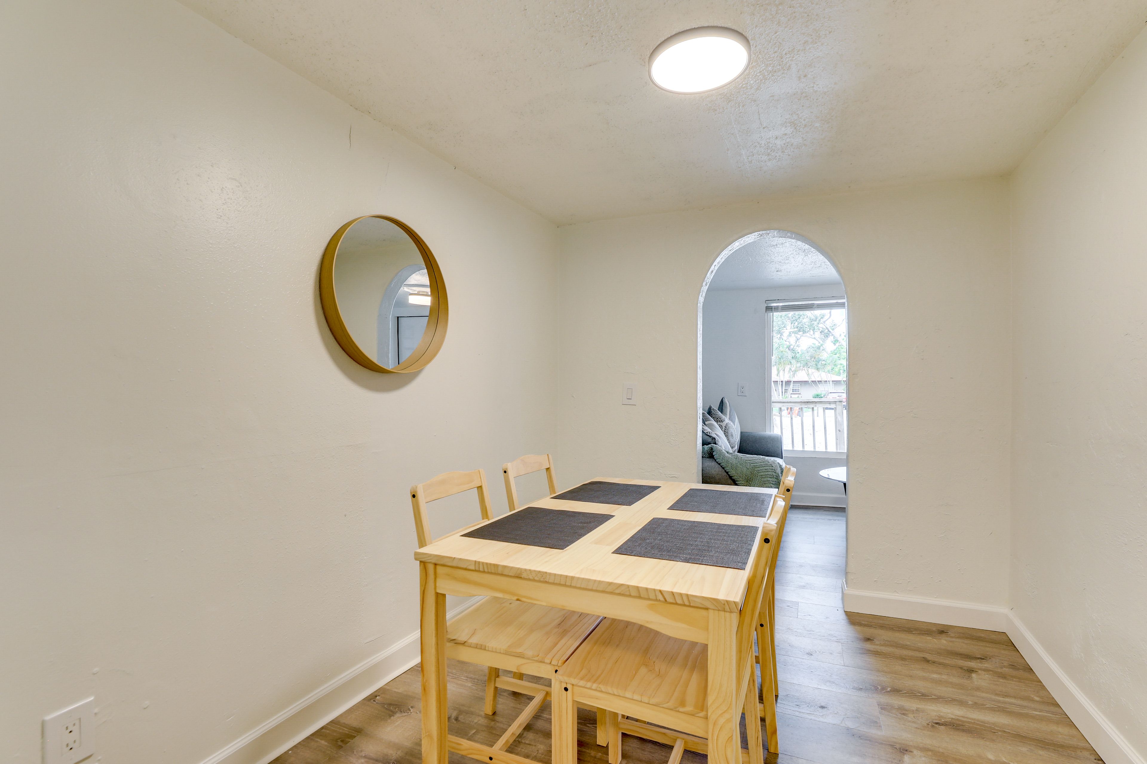 Dining Area | Dishware & Flatware