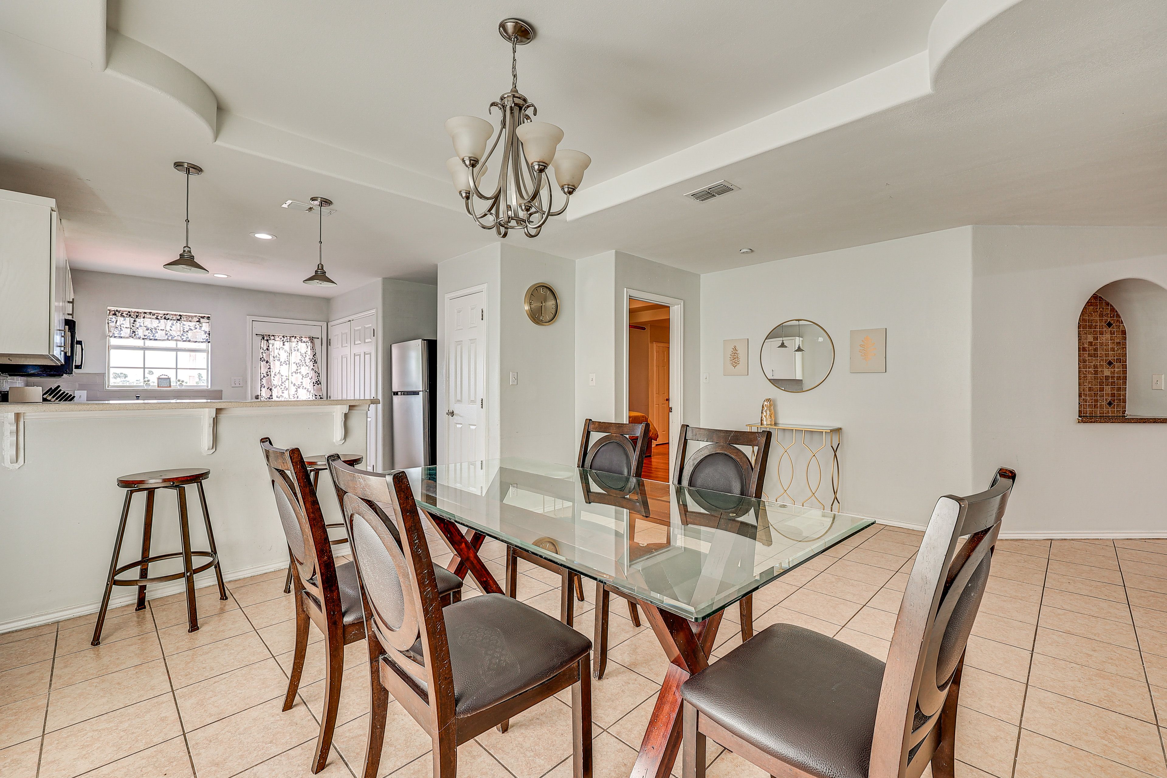 Dining Area | Dishware/Flatware Provided