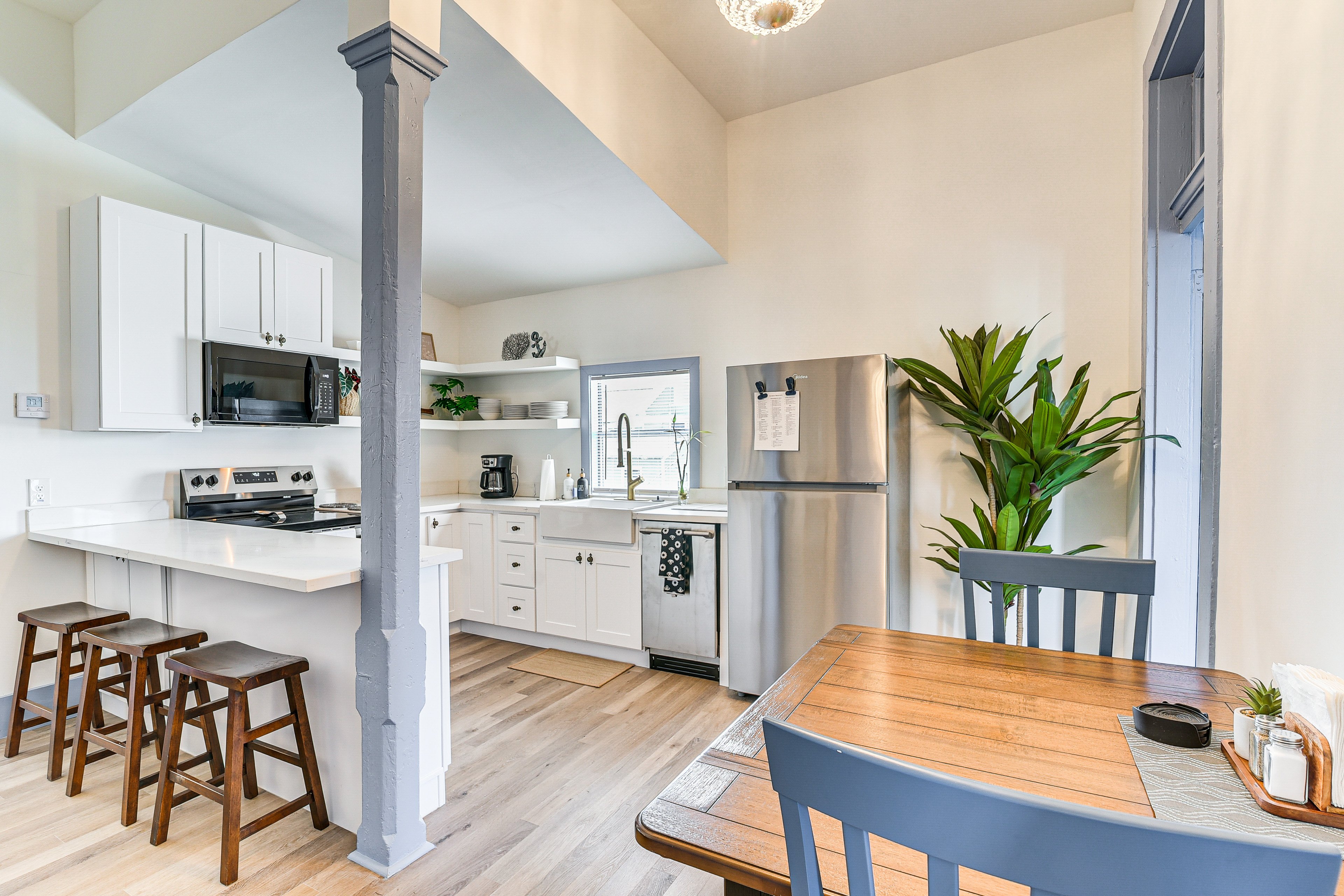 2nd-Floor Apartment Unit | Central Heating & A/C | Self Check-In