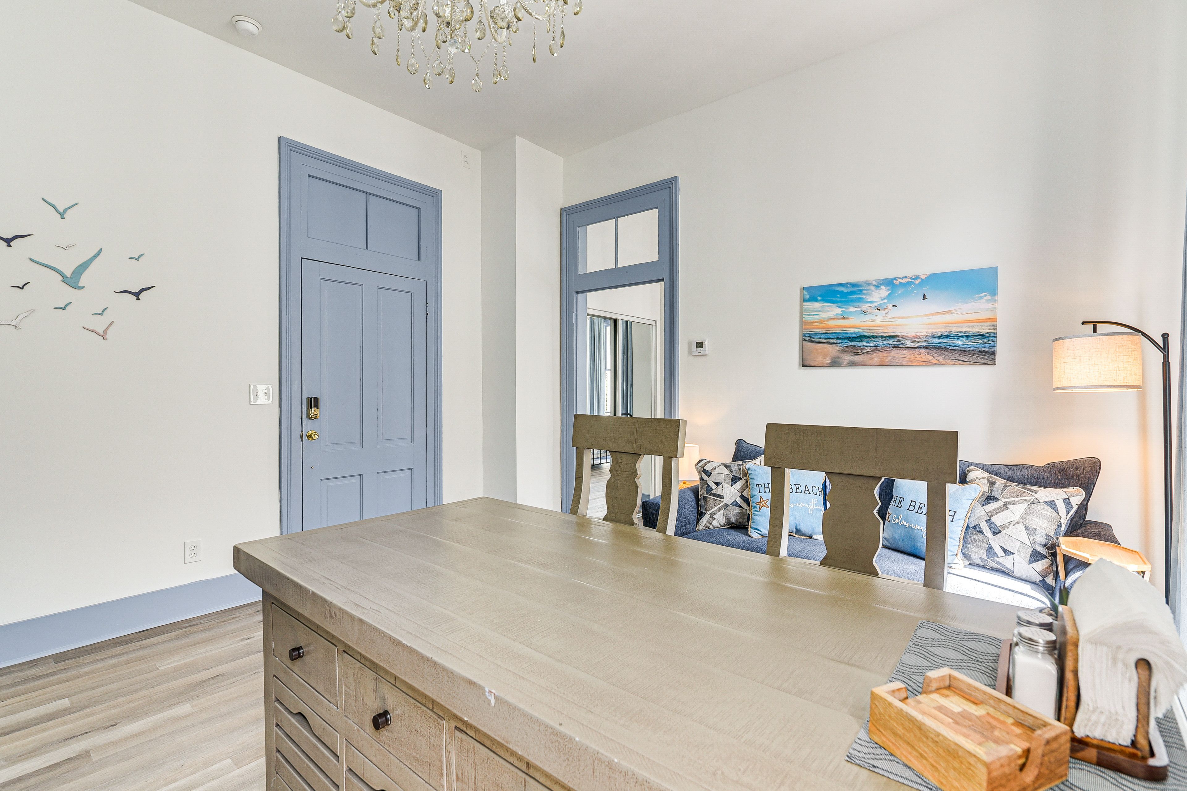 Breakfast Bar/Workspace
