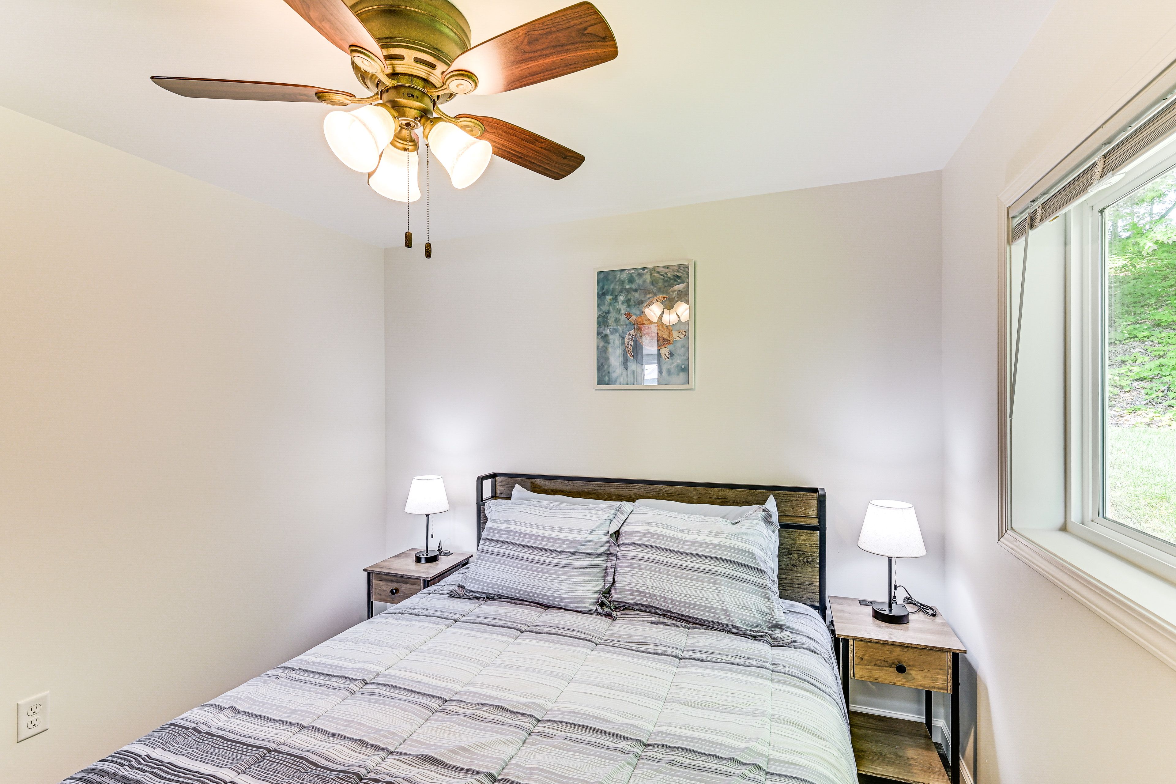 Bedroom 2 | Queen Bed