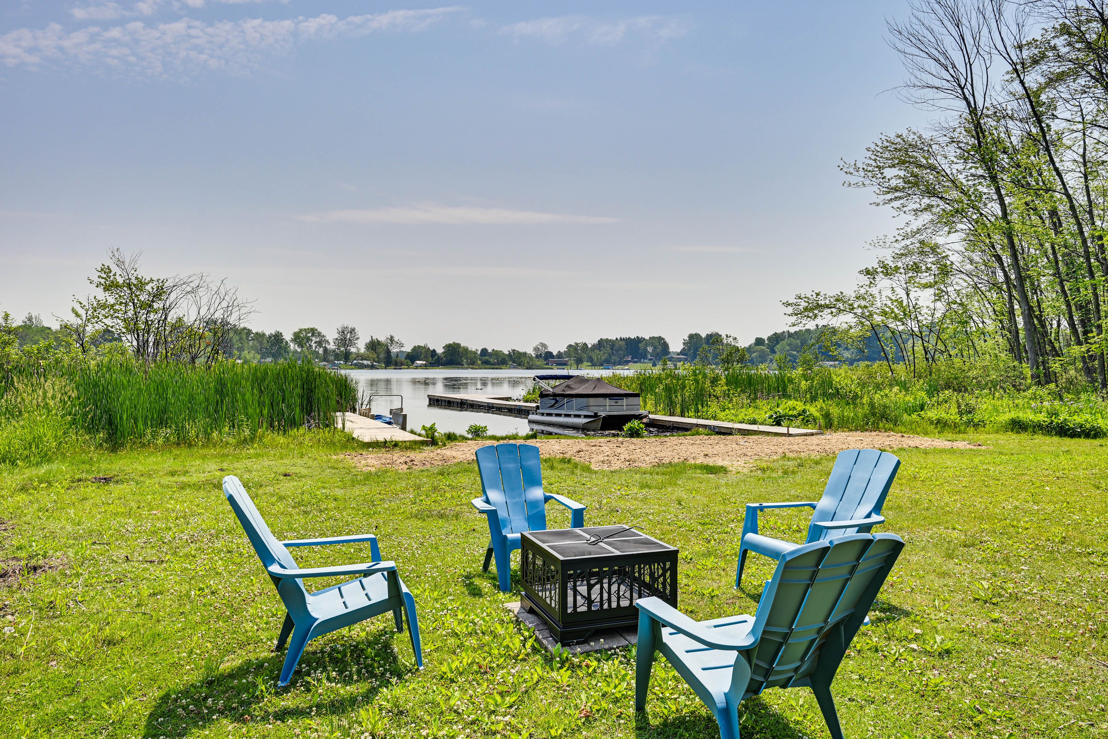 Hartford Vacation Rental | 2BR | 1BA | 775 Sq Ft | Stairs to Enter
