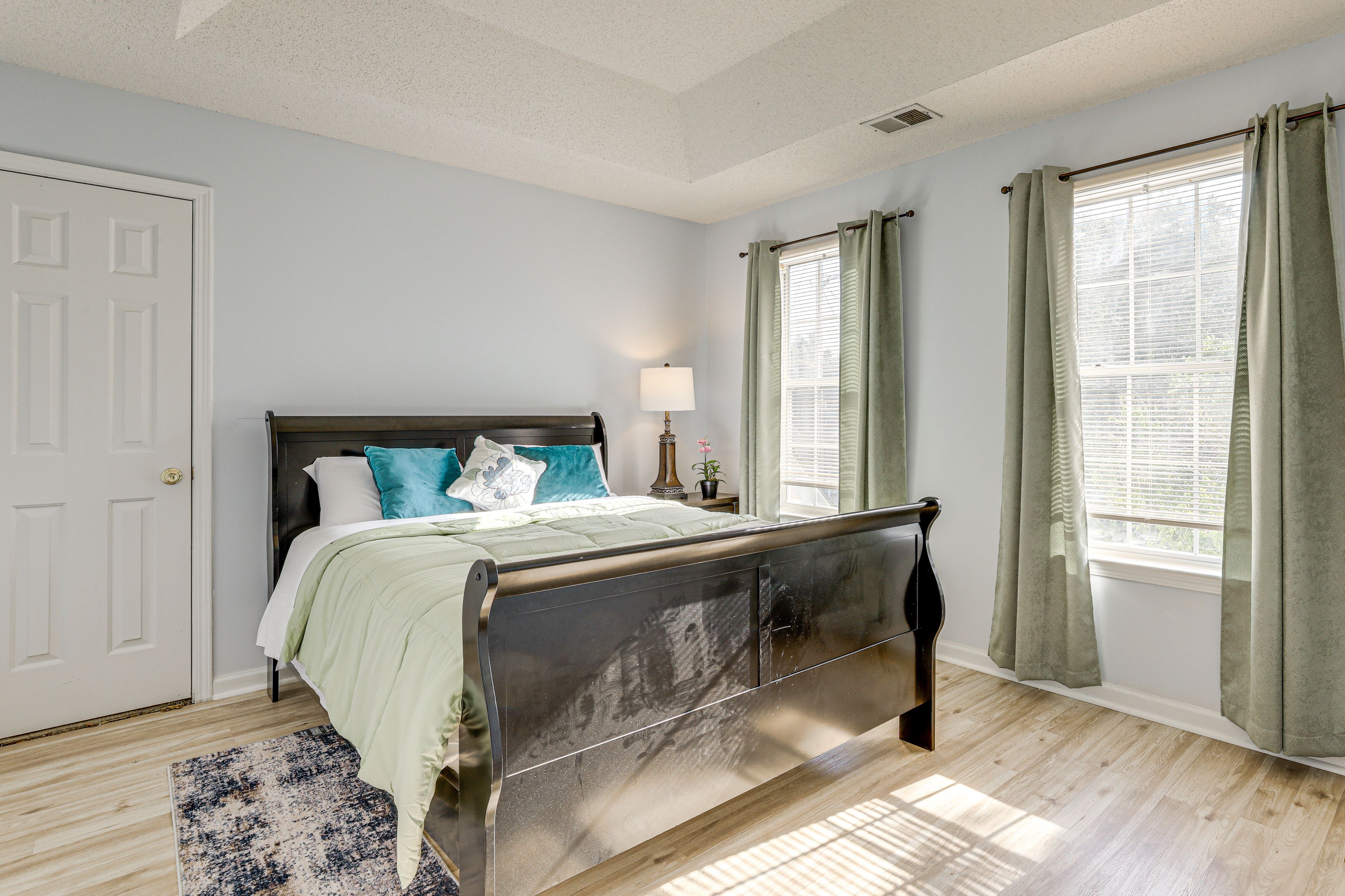 Bedroom 3 | 2nd Floor | Queen Bed