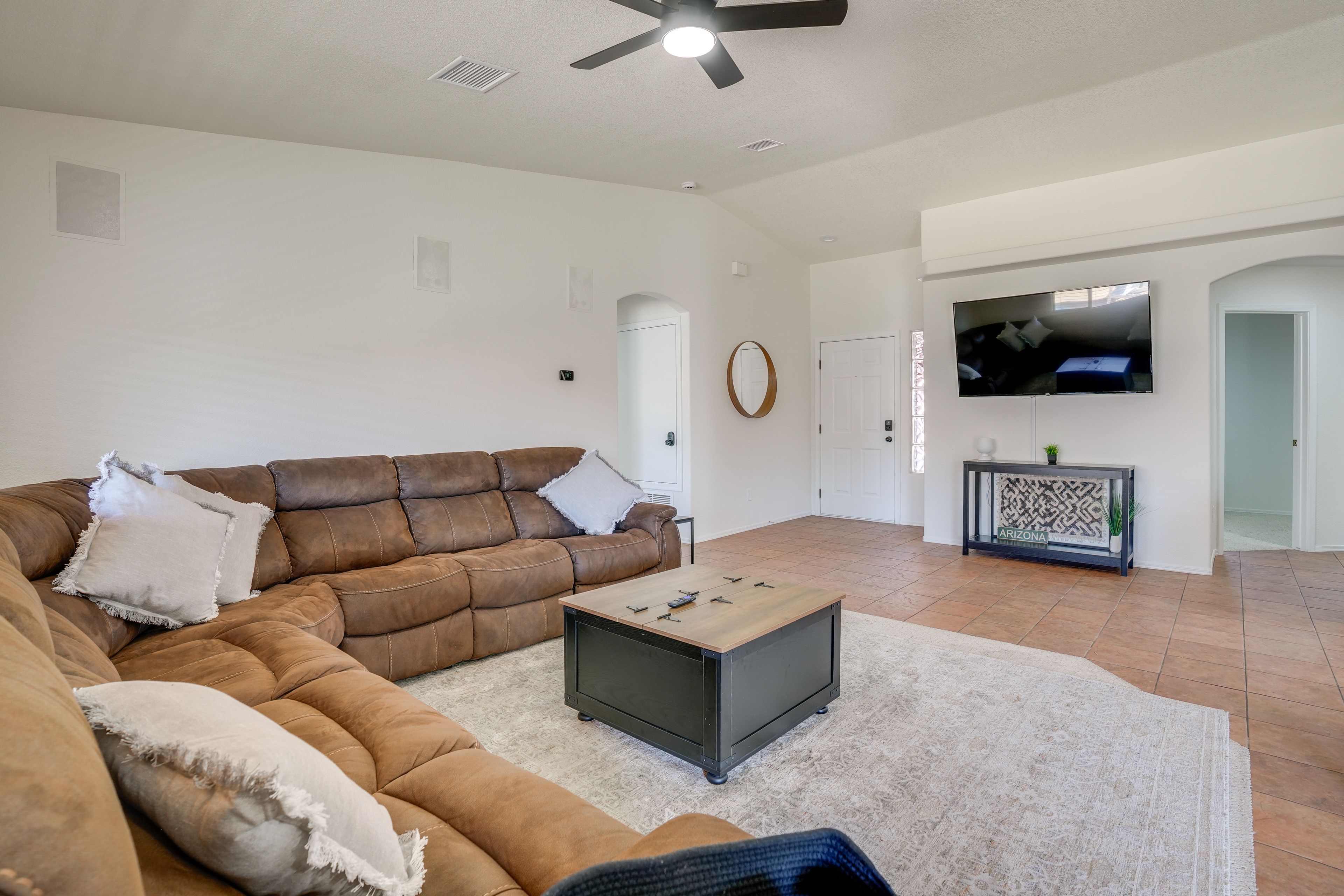 Living Room | Central A/C & Heating | Free WiFi