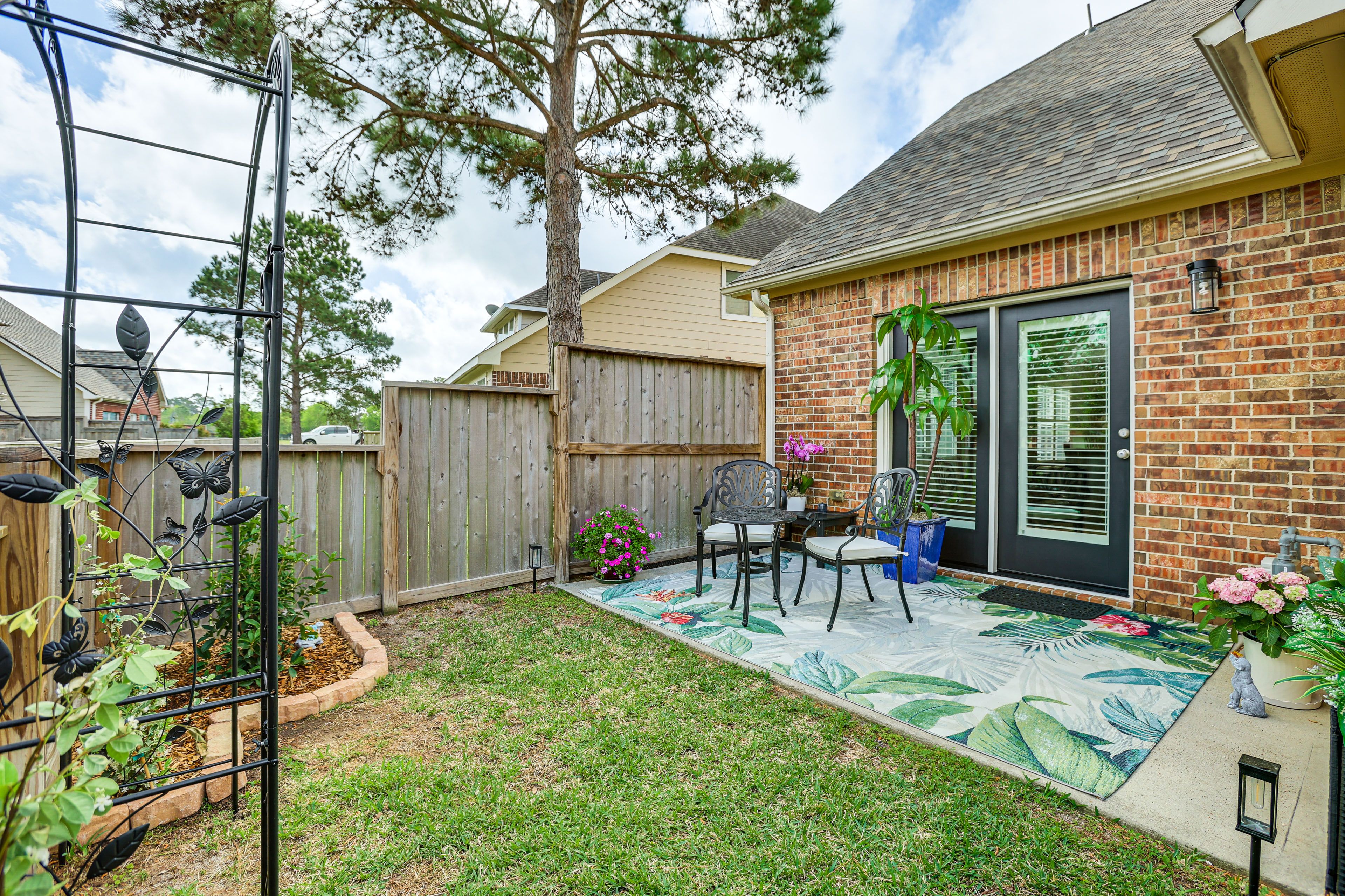 Spring Vacation Rental | 3BR | 2.5BA | 1,654 Sq Ft