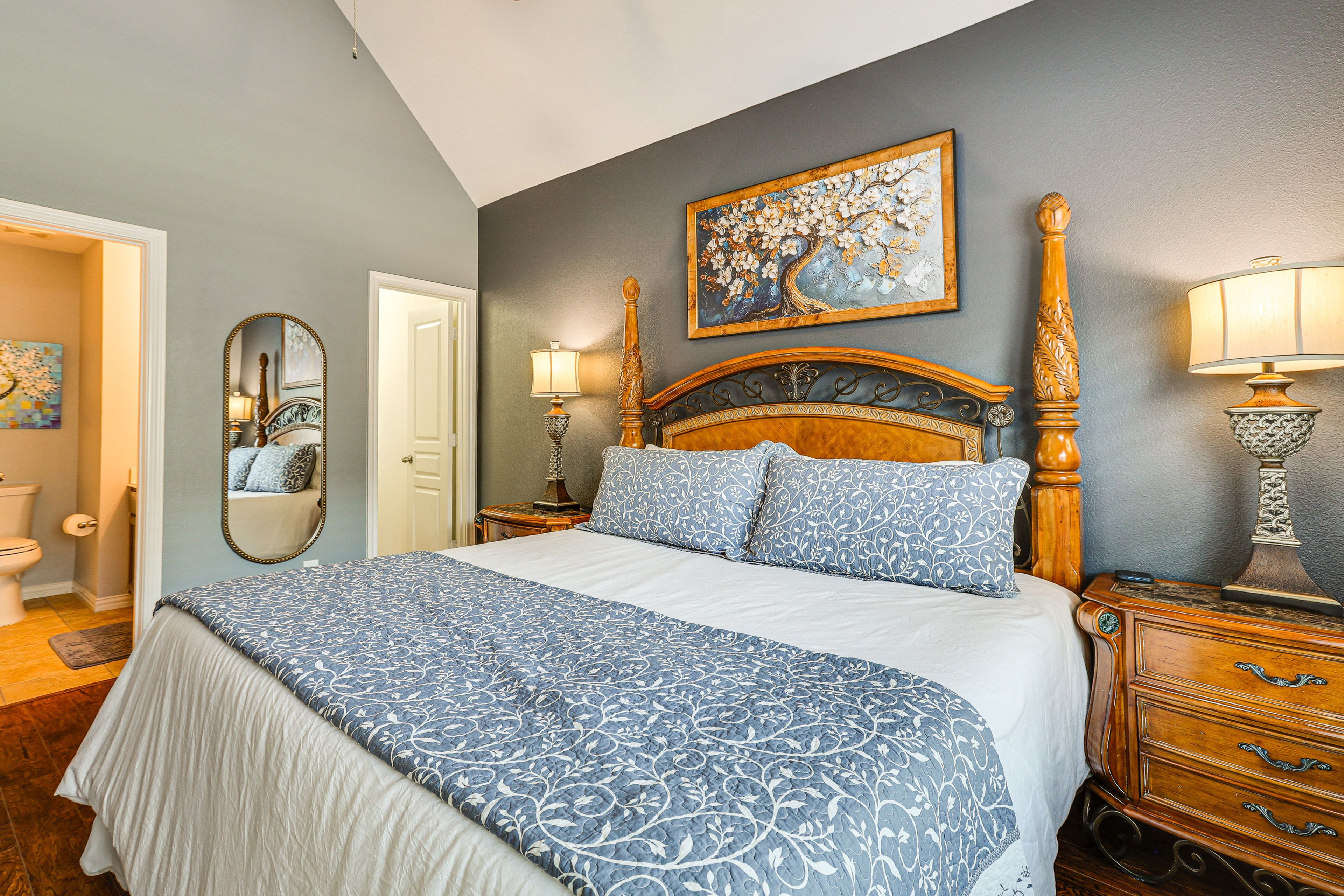 Bedroom 1 | 1st Floor | King Bed