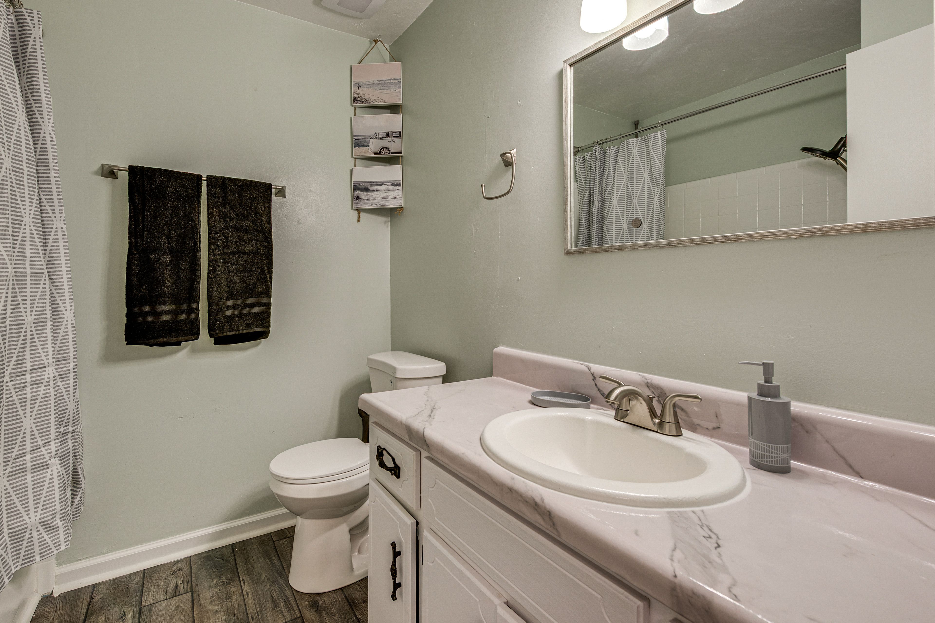 Full Bathroom | Complimentary Toiletries