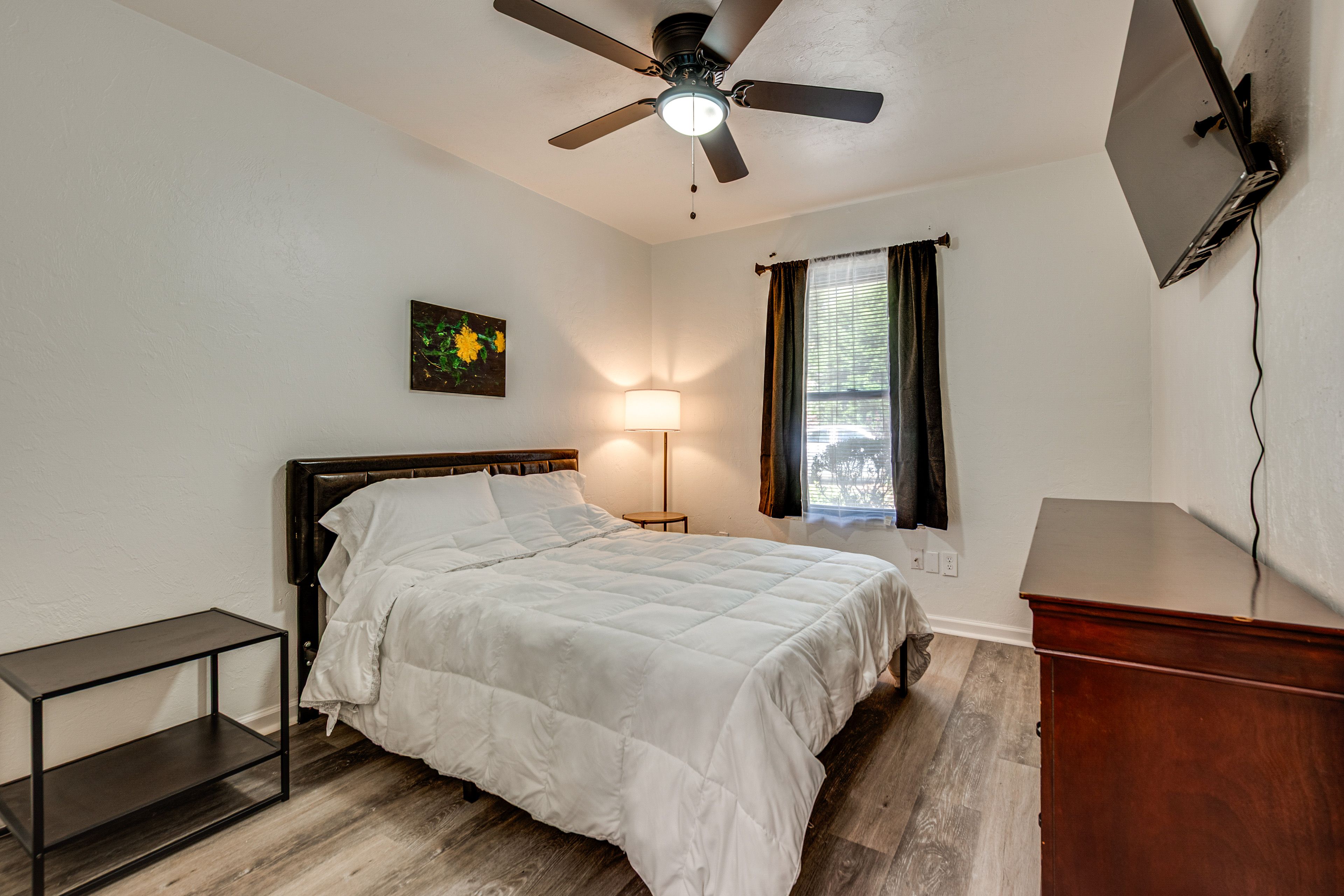 Bedroom 3 | Queen Bed | Smart TV