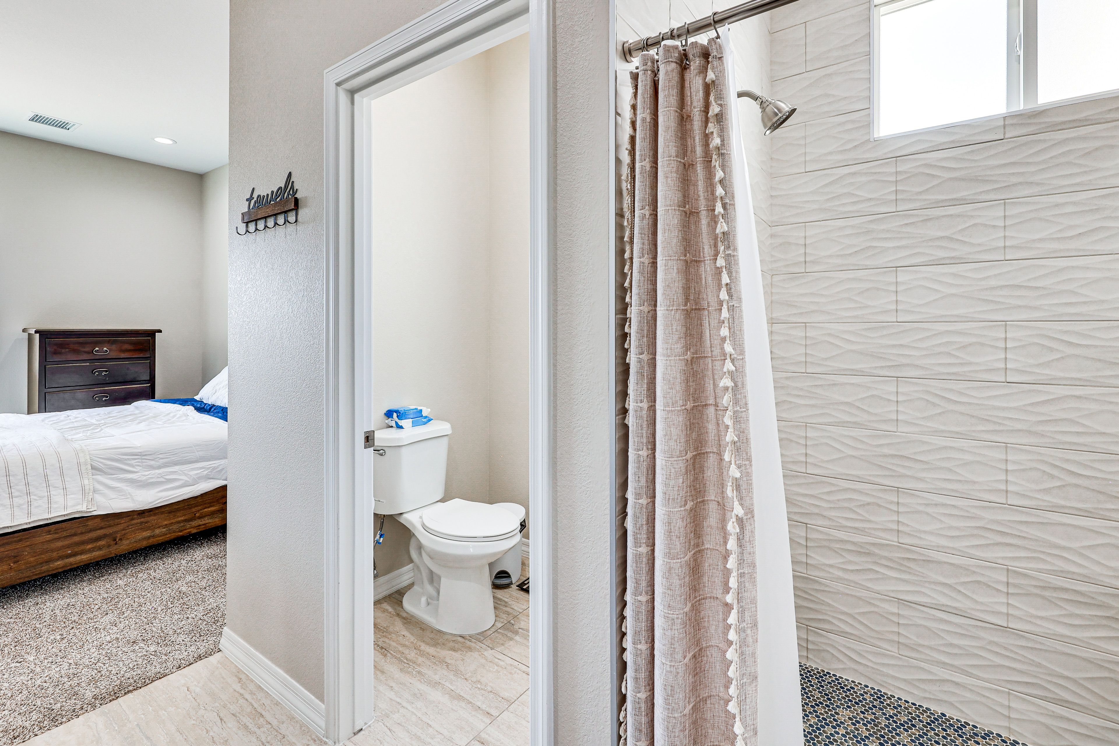 En-Suite Bathroom | Towels Provided