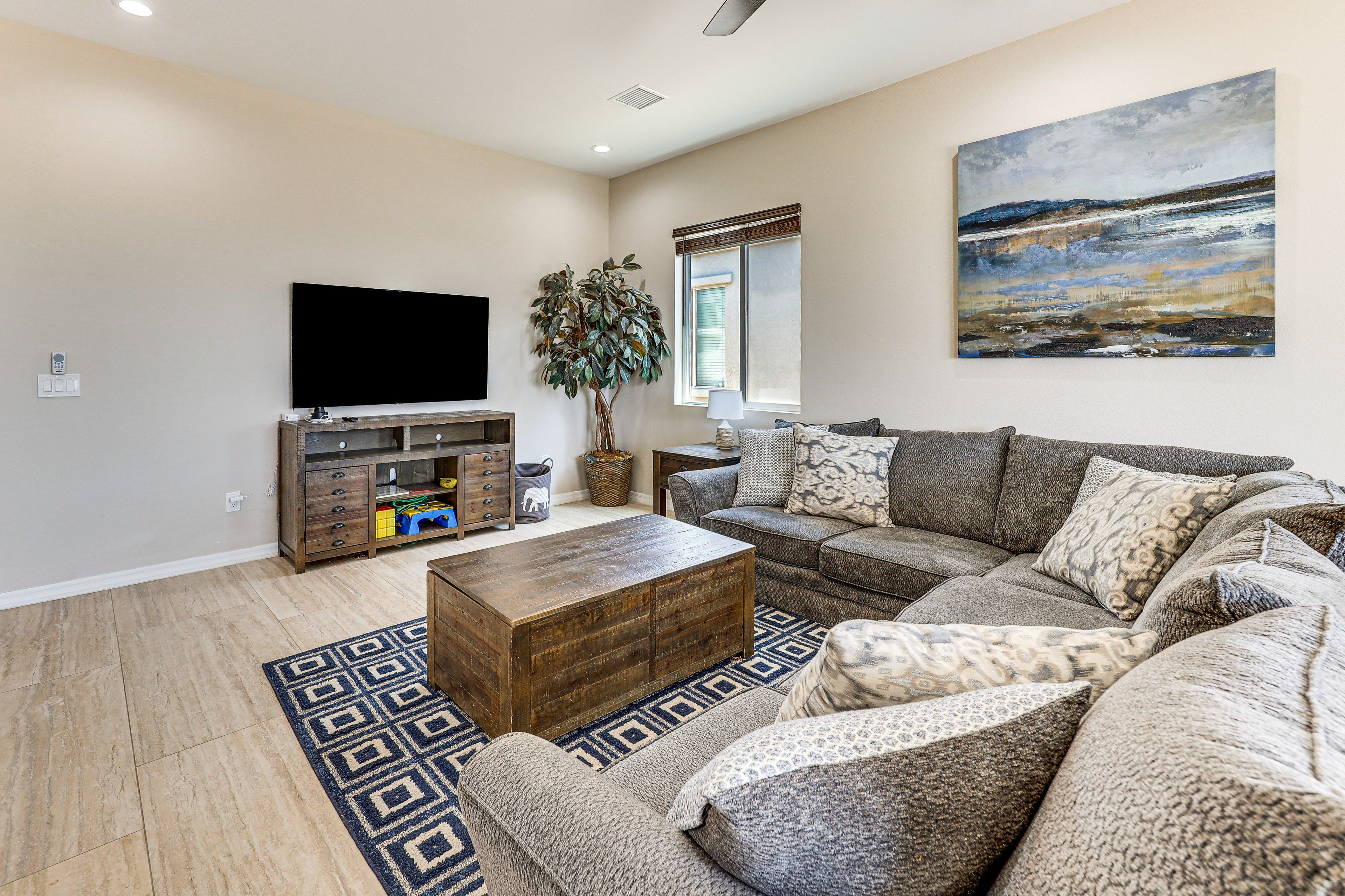 Living Room | Smart TV | Central A/C & Heating | Free WiFi