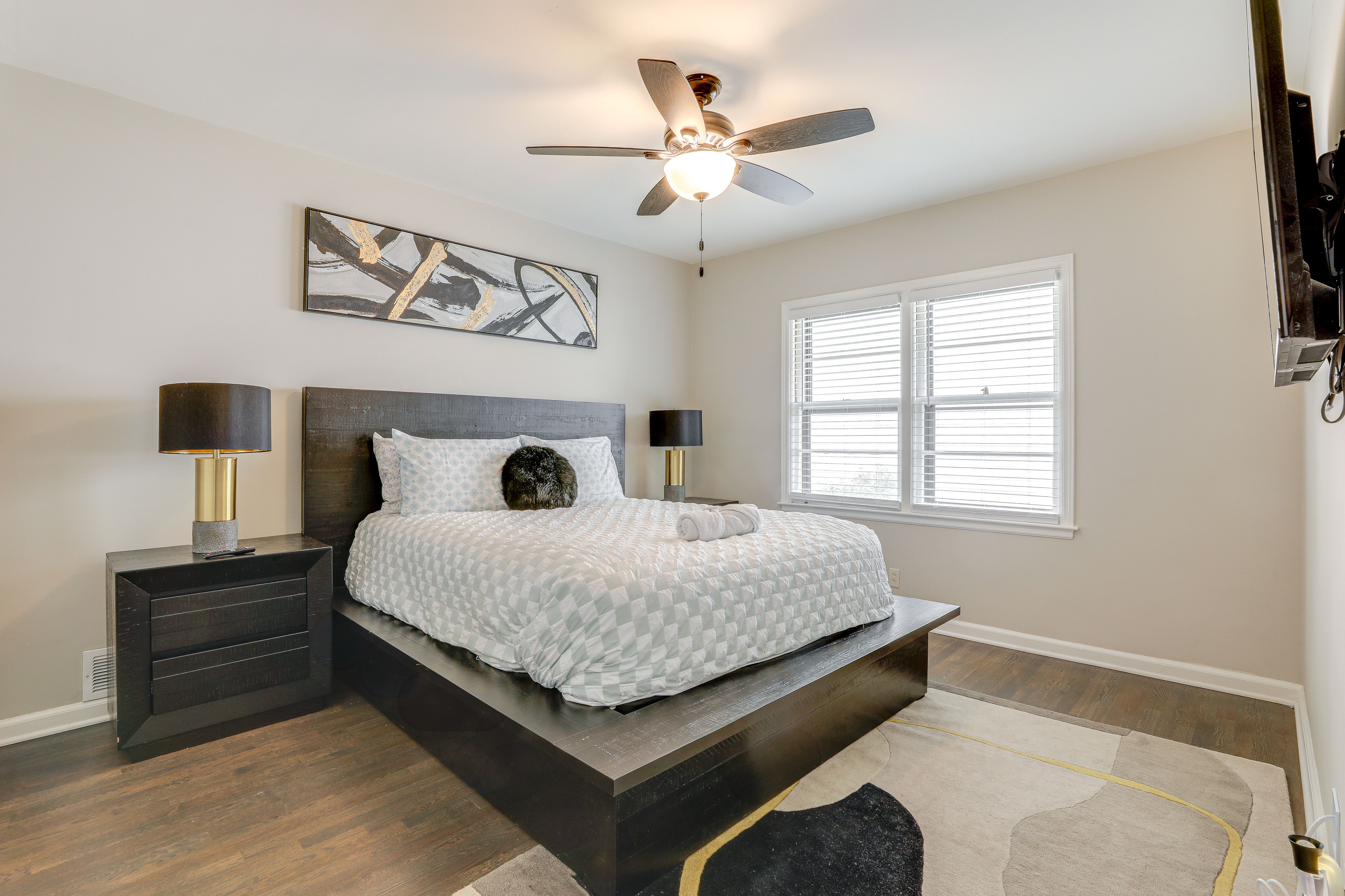 Bedroom 1 | King Bed | Smart TV