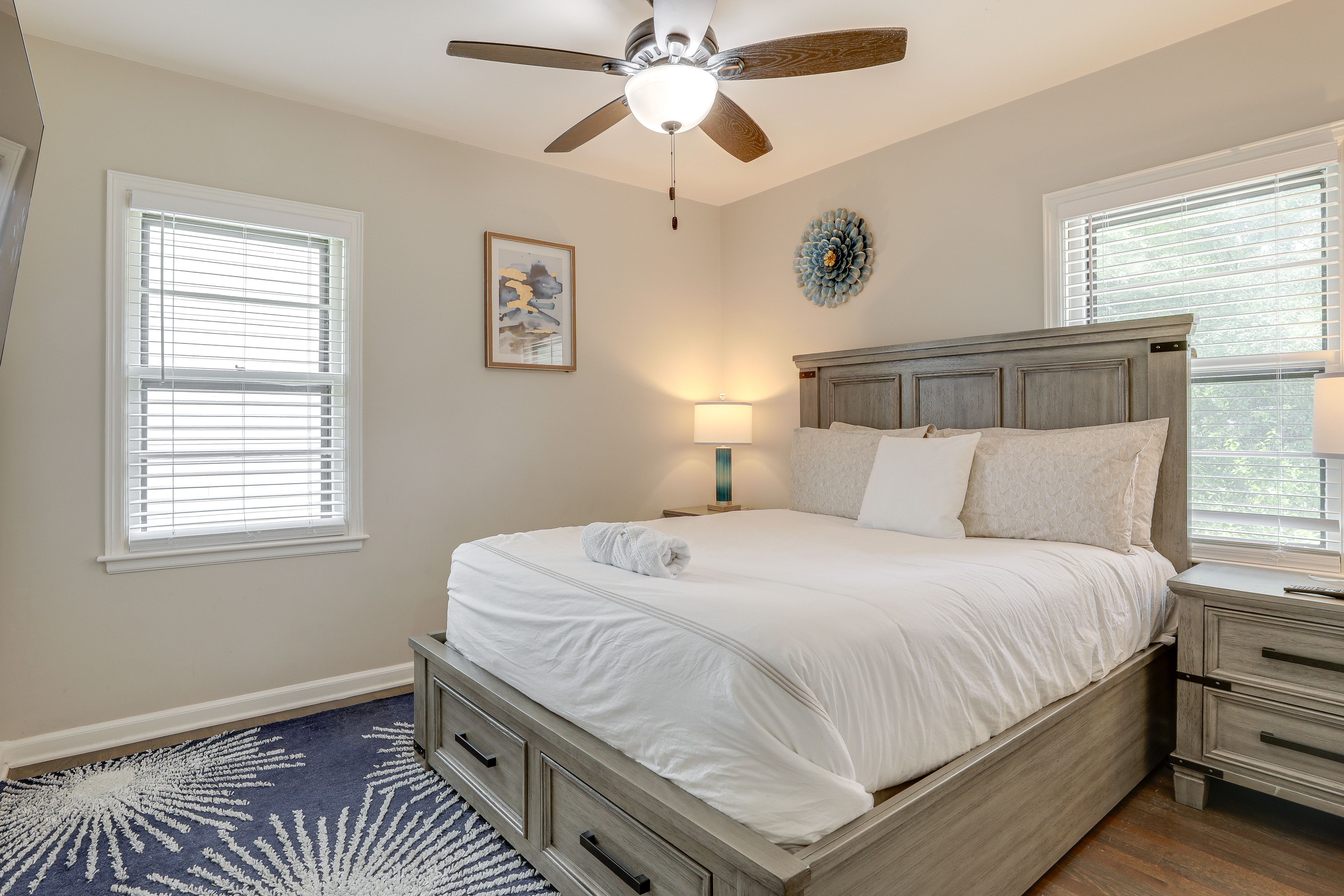 Bedroom 2 | Queen Bed | Smart TV