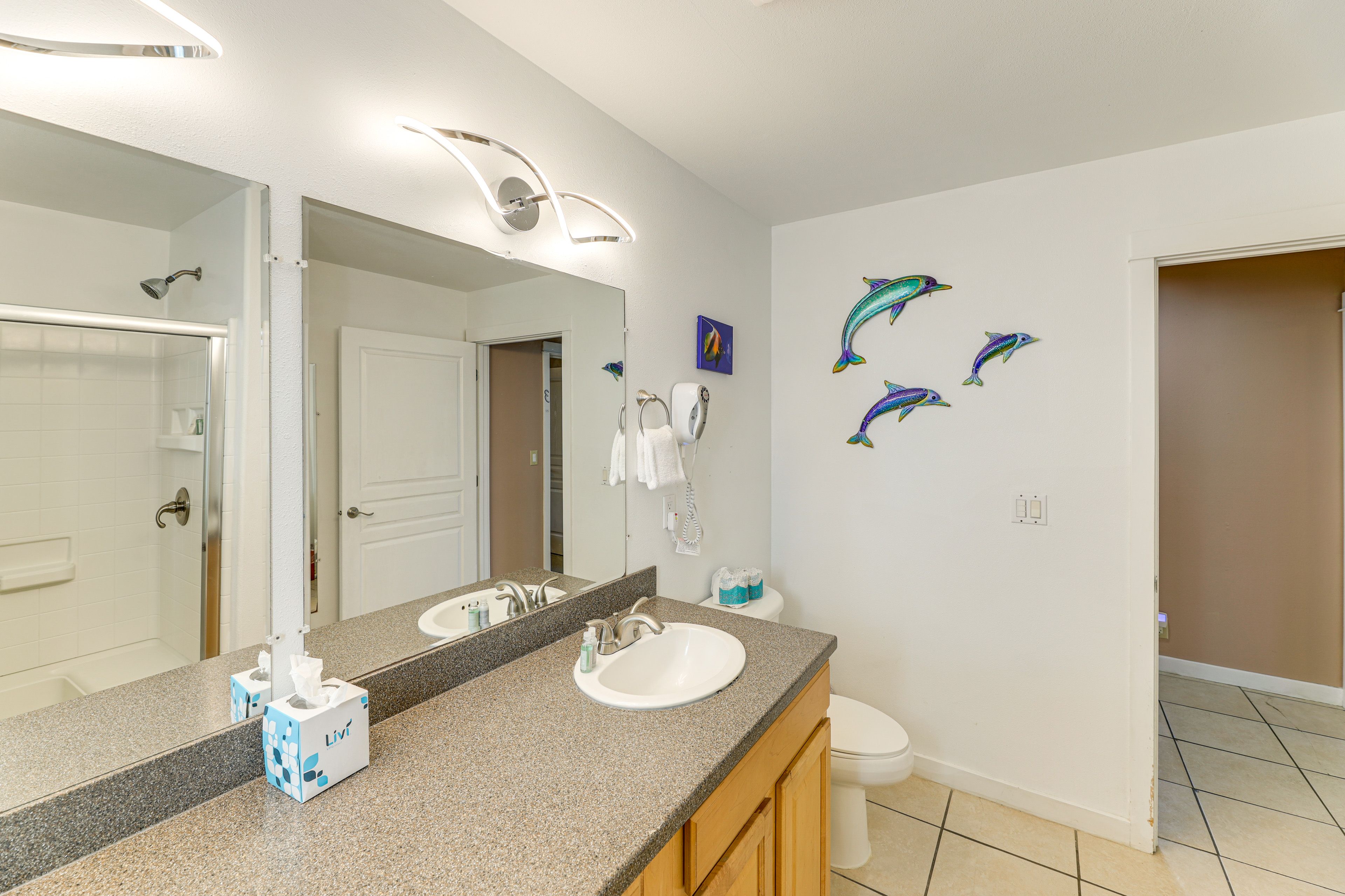 Full Bathroom | 2nd Floor