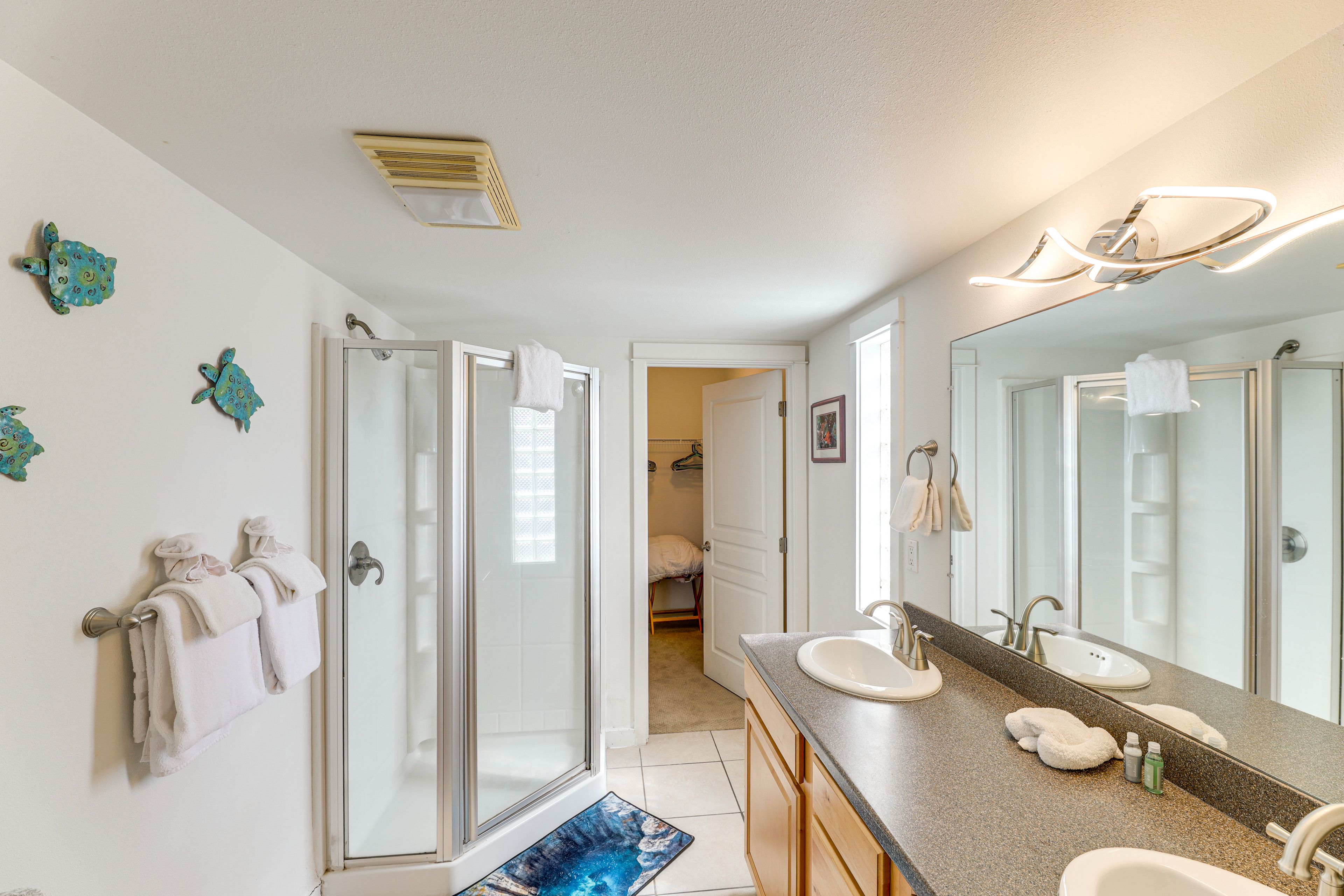 En-Suite Bathroom | 2nd Floor