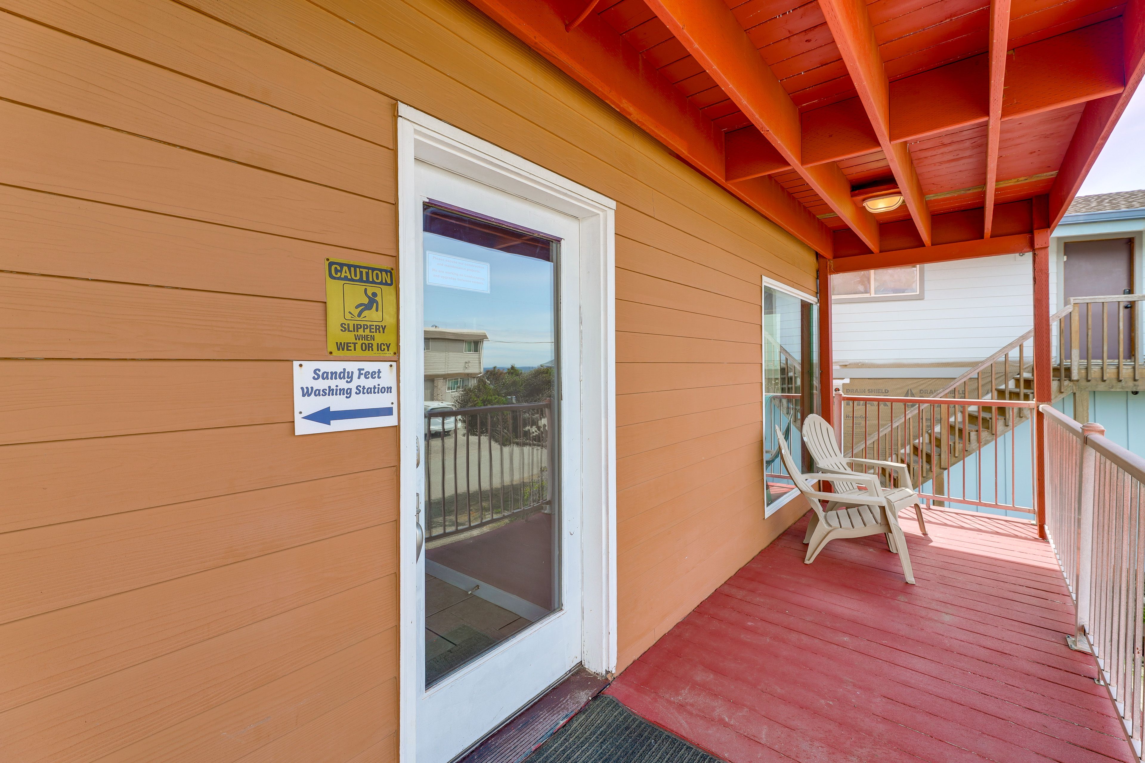 Front Porch | Entry