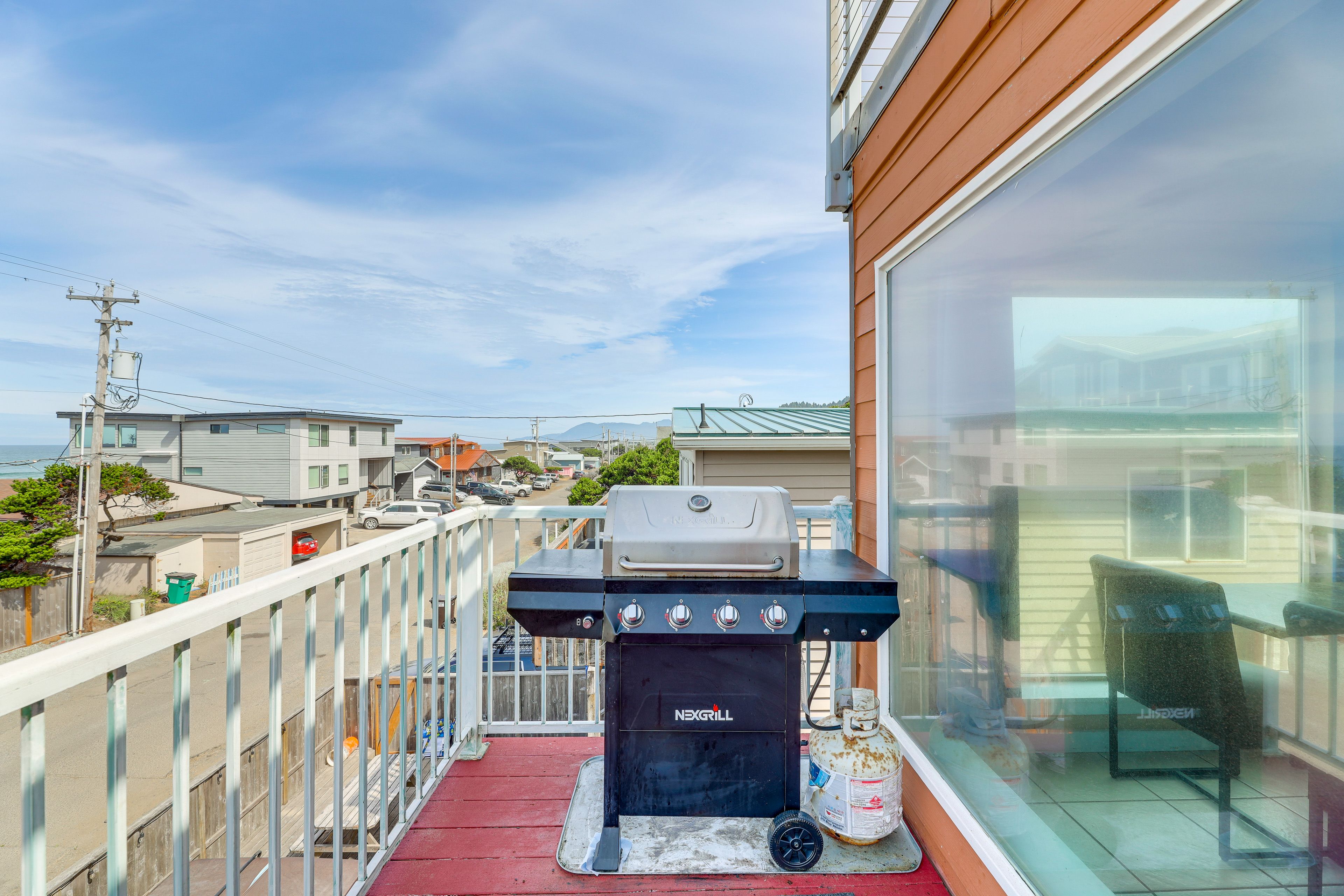 Balcony | Gas Grill