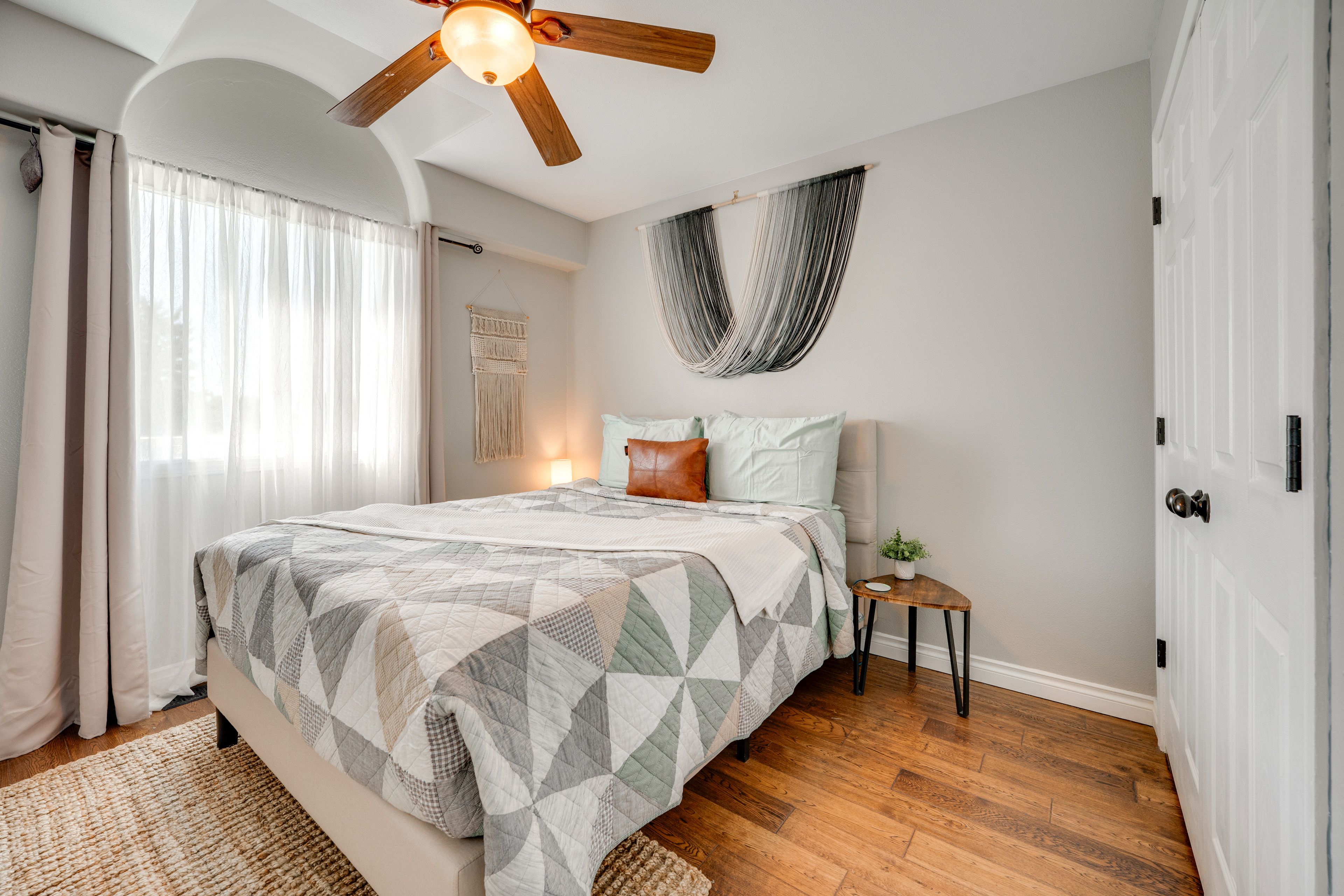 Bedroom 2 | 2nd Floor | Queen Bed