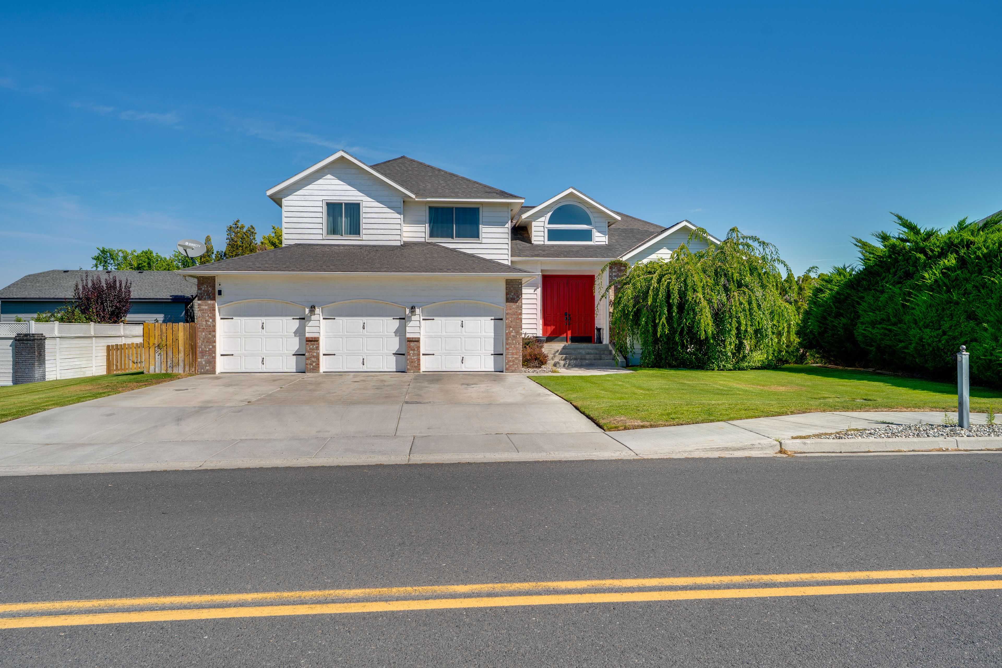 Parking | Driveway (3 Vehicles)