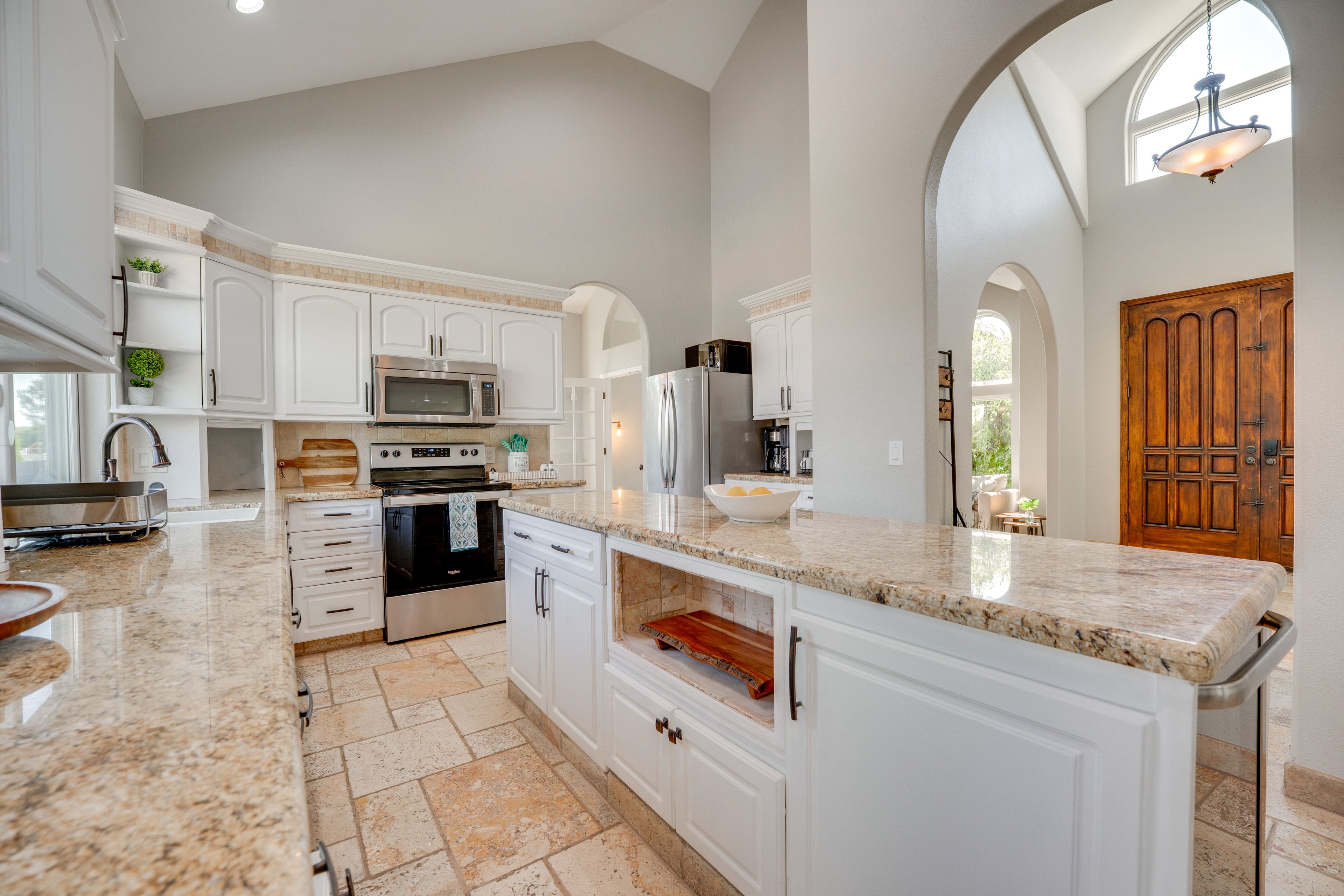 Kitchen | 2-Story House | Free WiFi