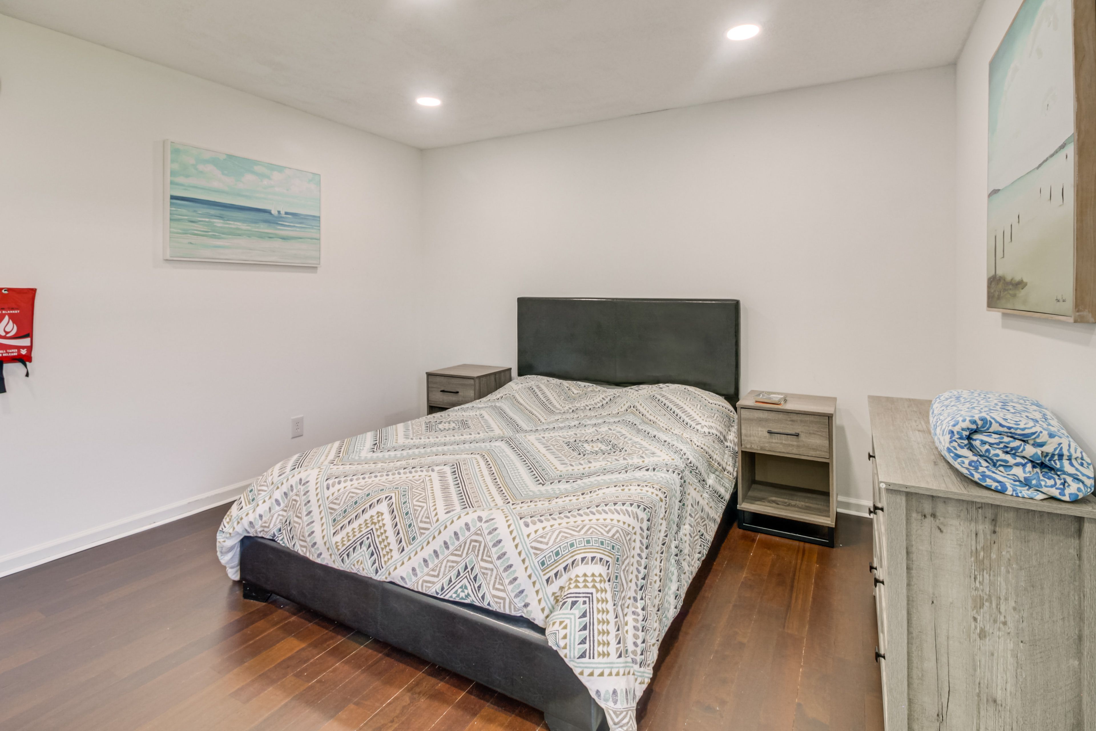 Bedroom 3 | Queen Bed | 1st Floor