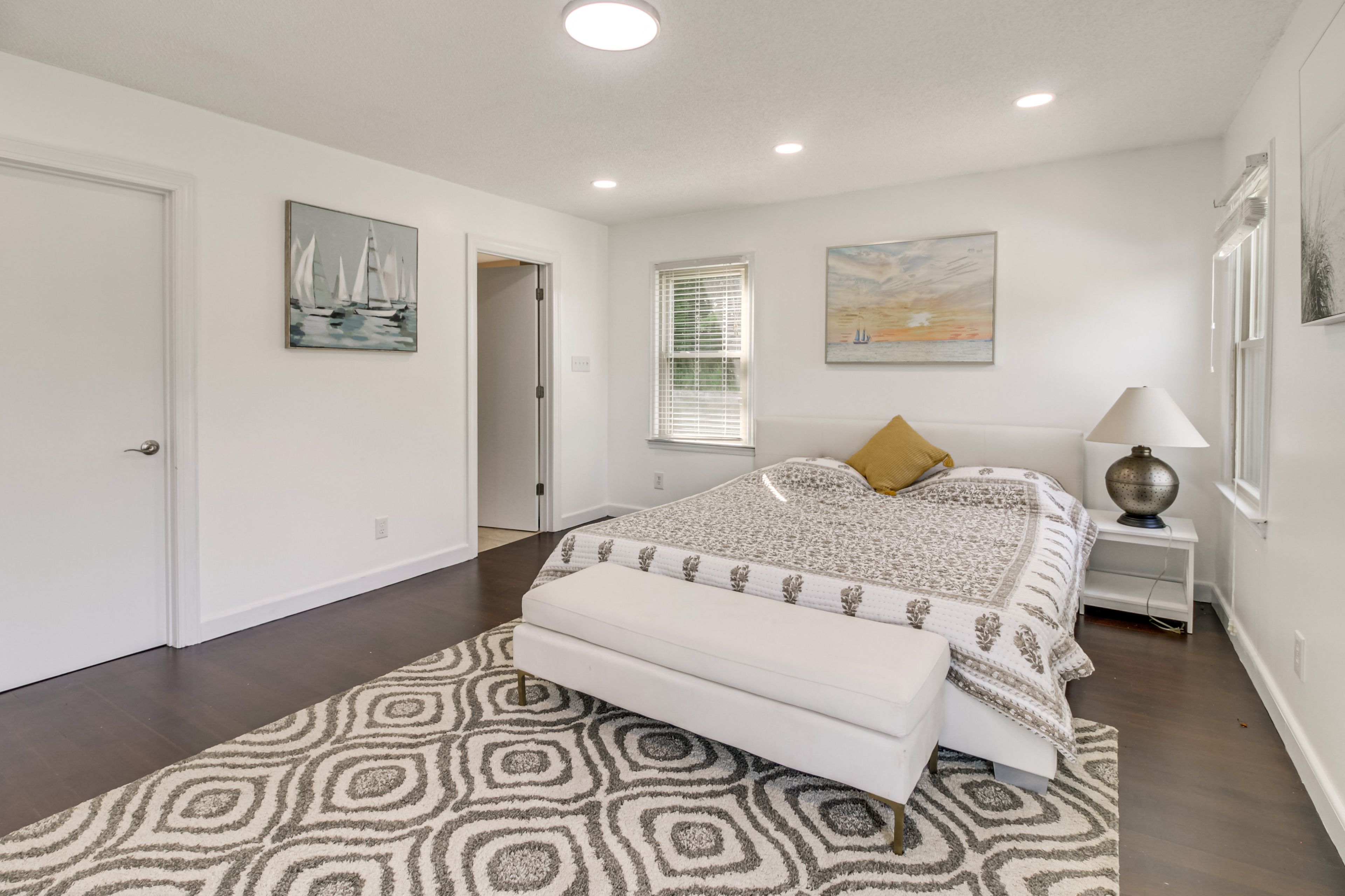 Bedroom 1 | King Bed | Smart TV | 1st Floor