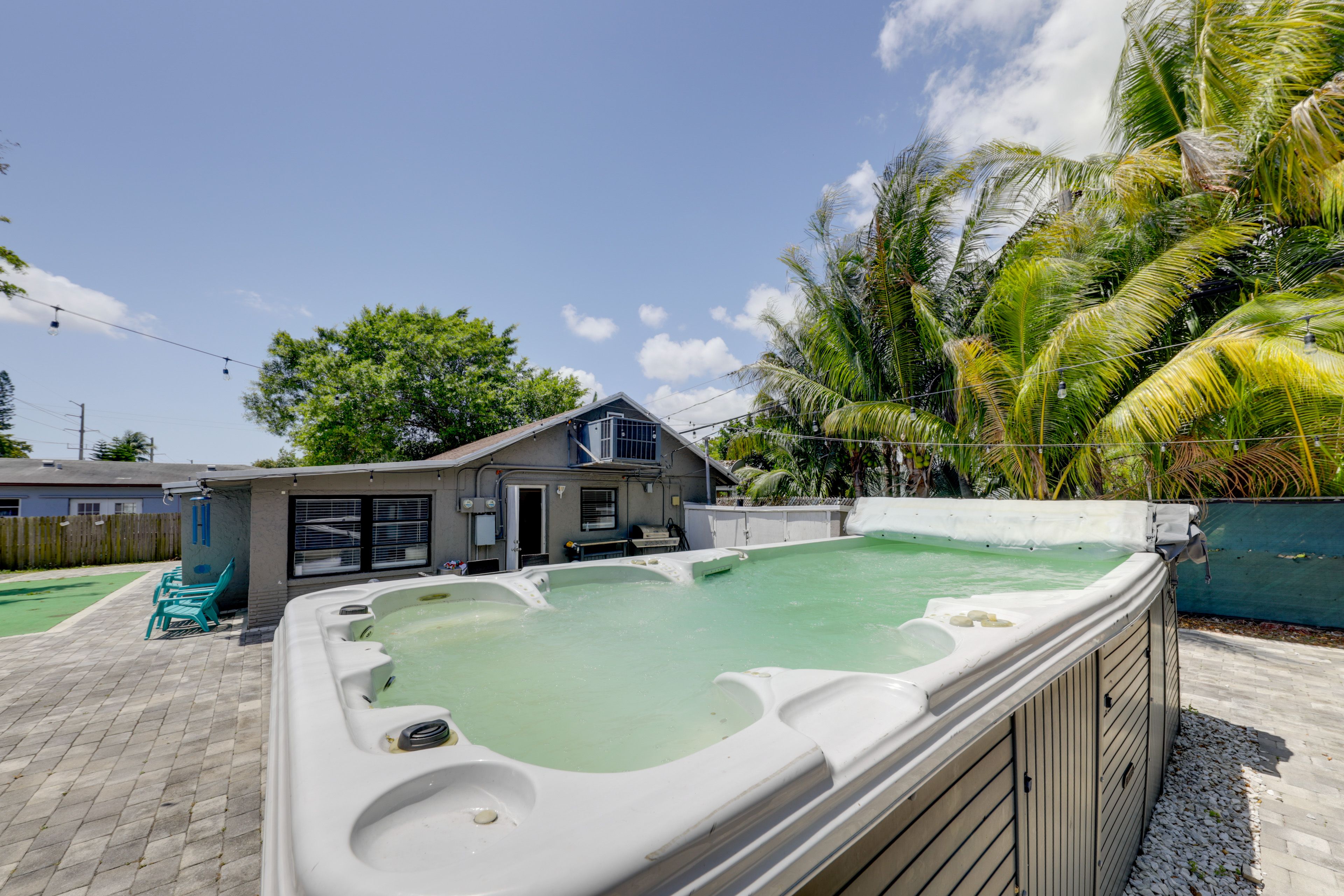 Hollywood Spa Cottages | Shared Outdoor Space
