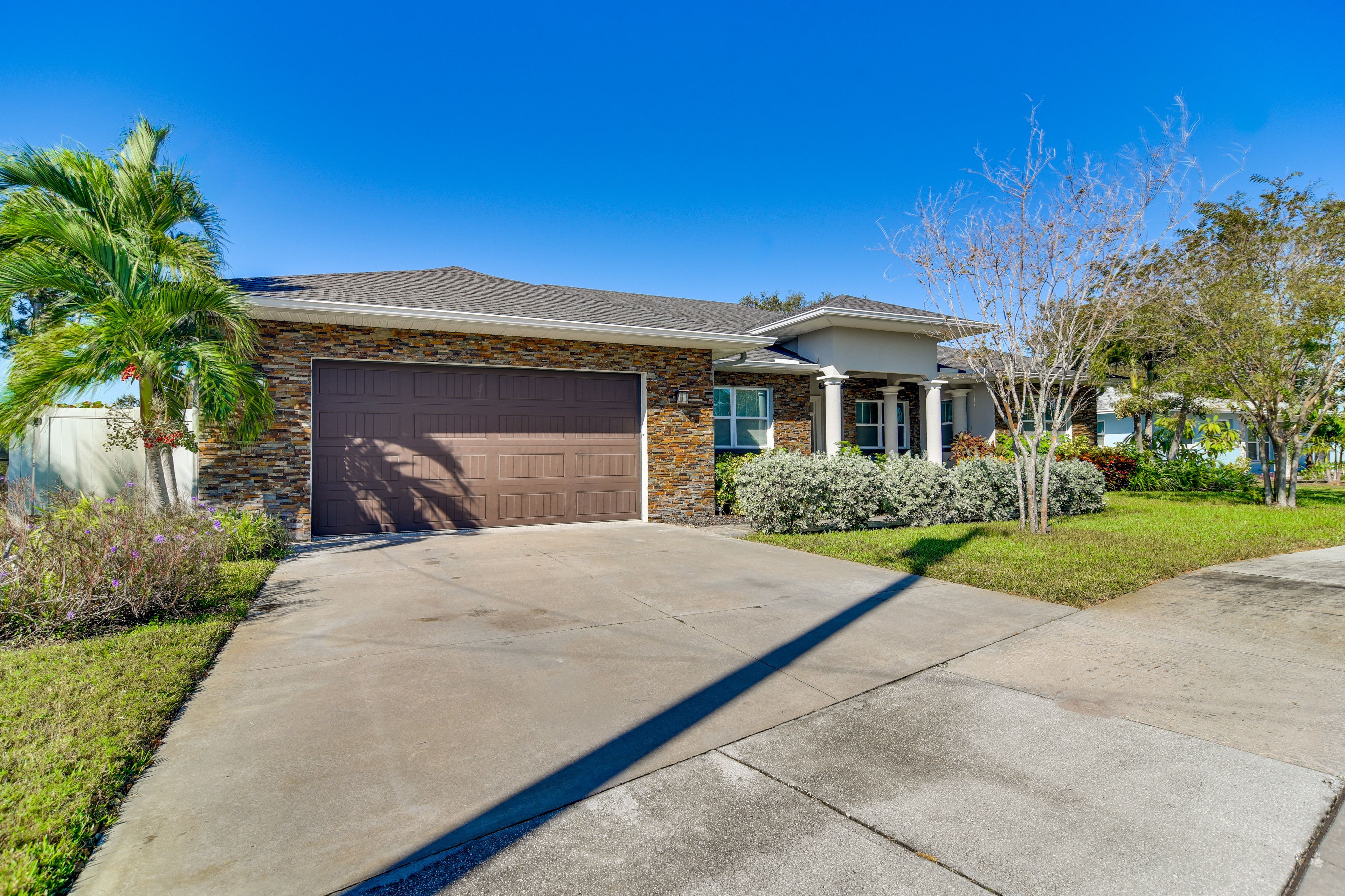 Parking | Driveway (2 Vehicles)