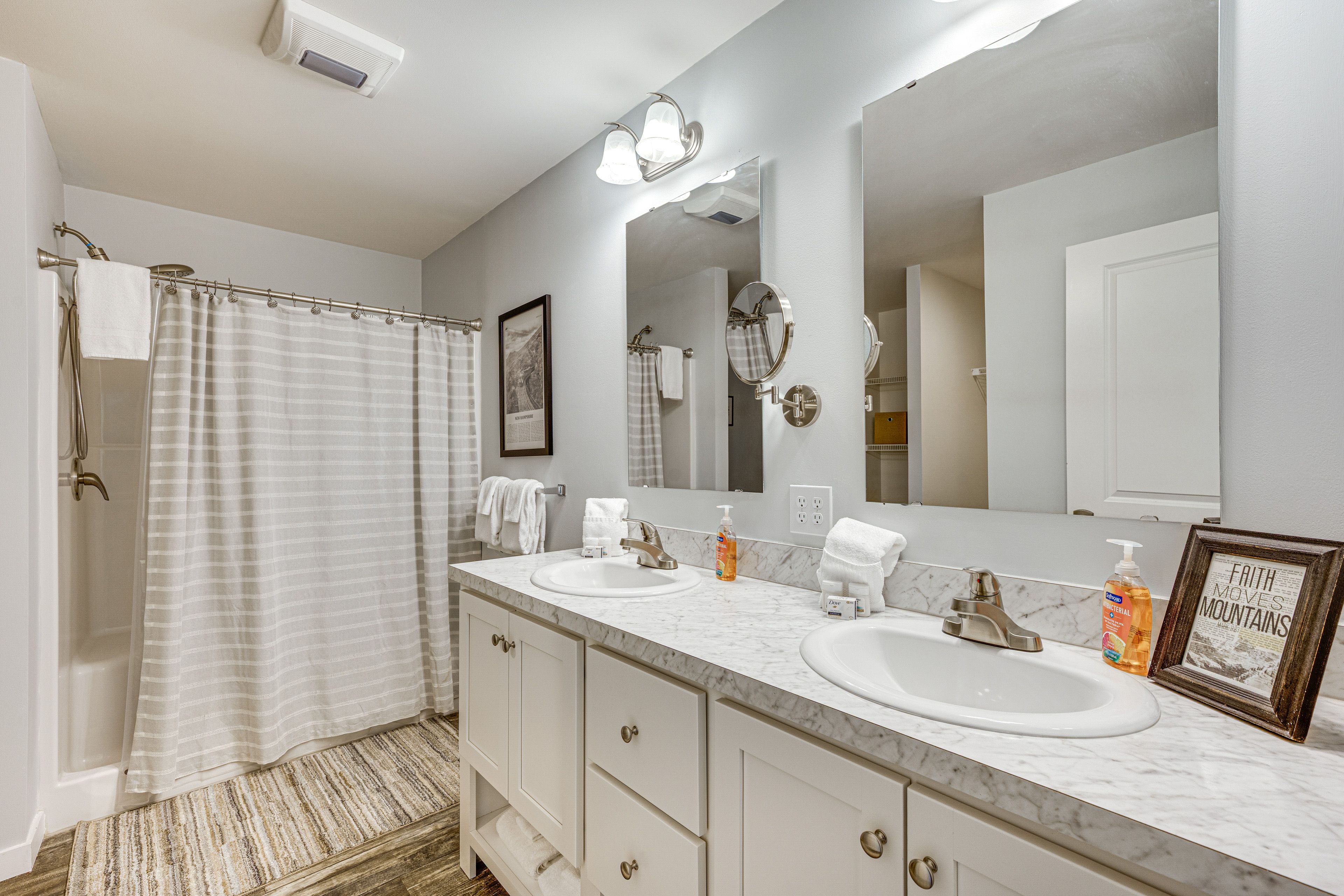 En-Suite Bathroom | Towels Provided