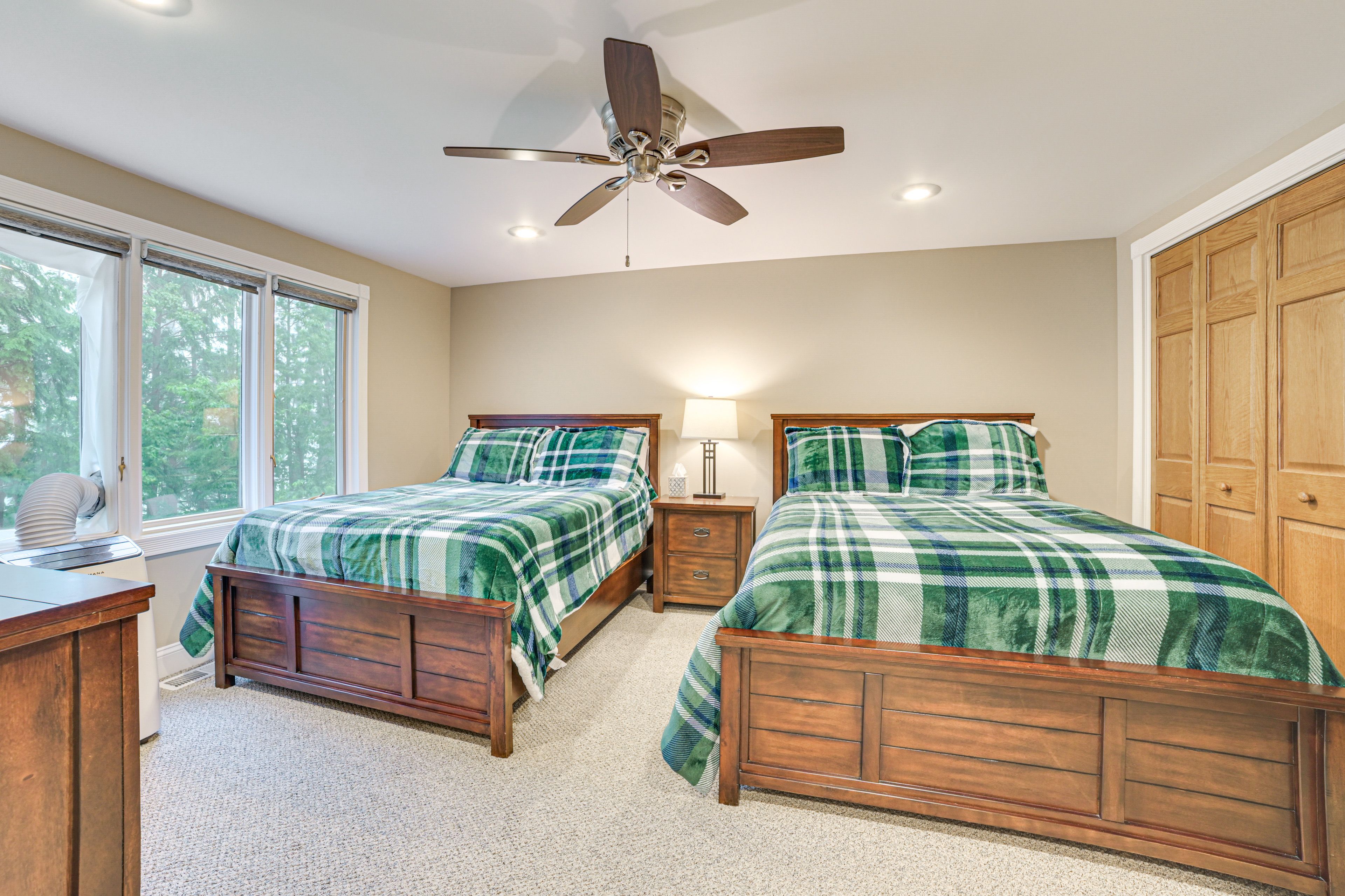 Bedroom 2 | 2 Full Beds | Smart TV | 2nd Floor