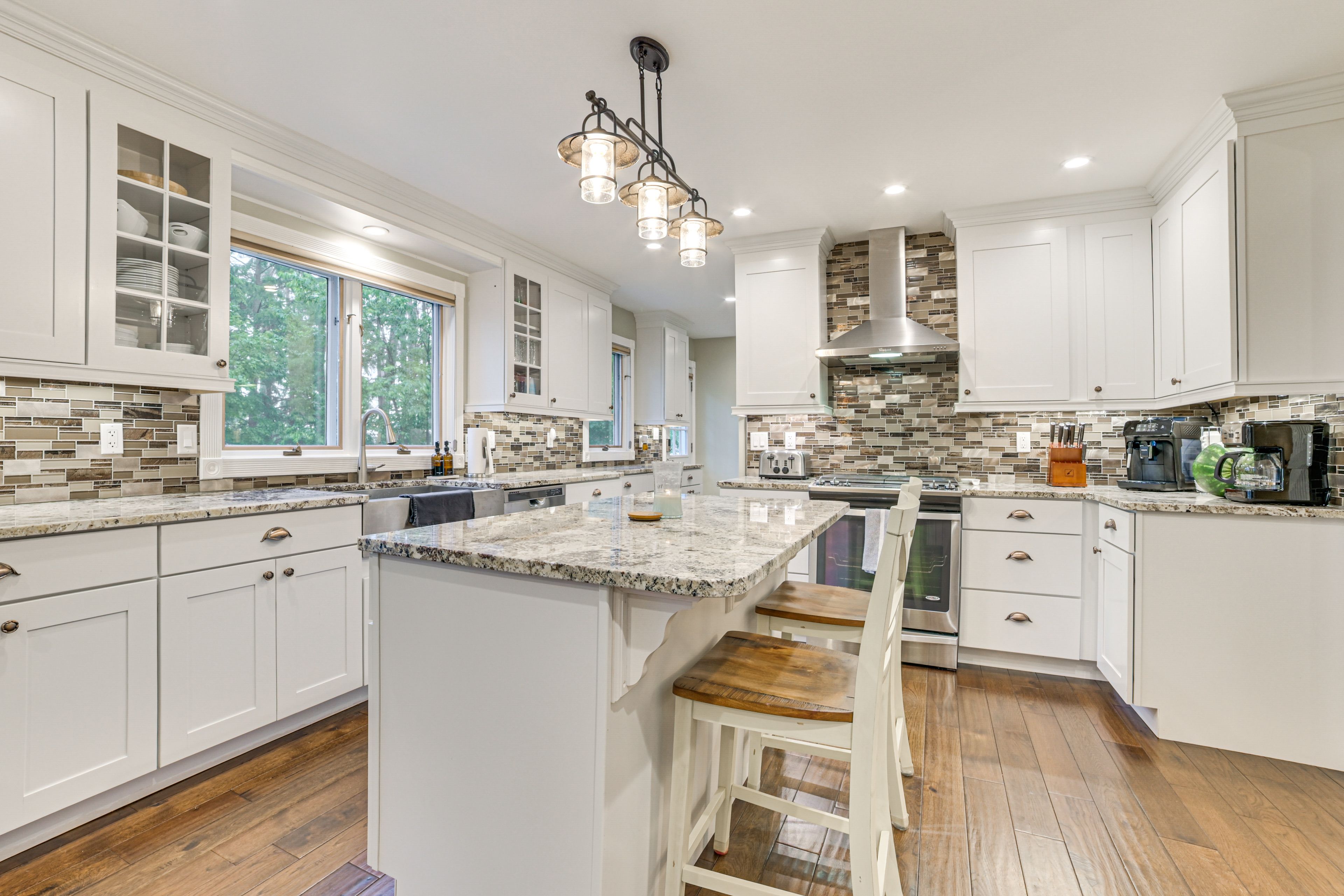 Kitchen | Refrigerator | Dishwasher | 1st Floor
