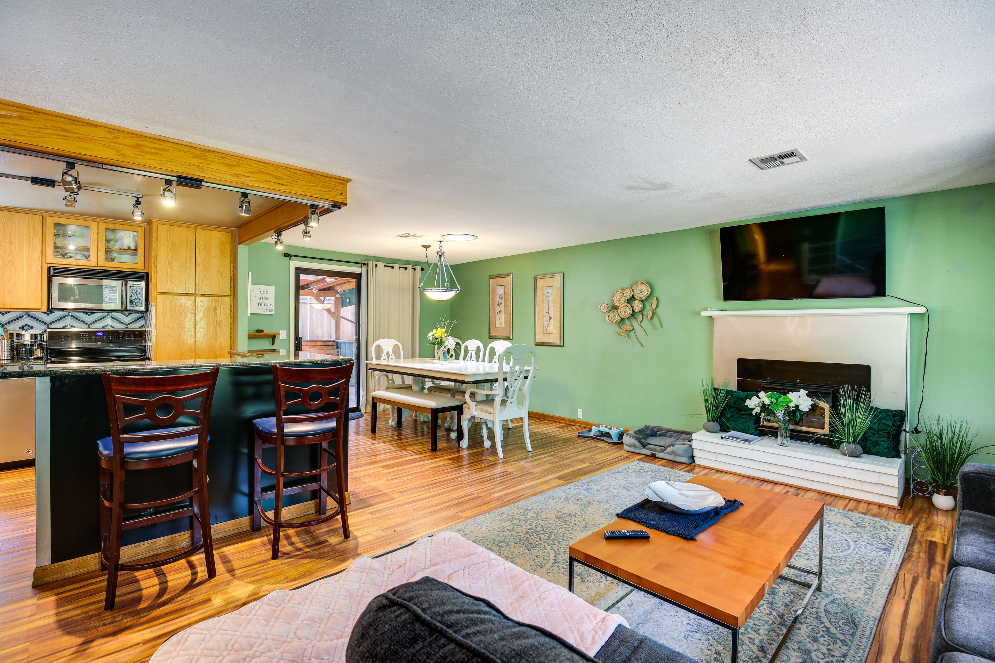 Eugene Vacation Rental | 4BR | 2BA | 1,868 Sq Ft | Stairs Required