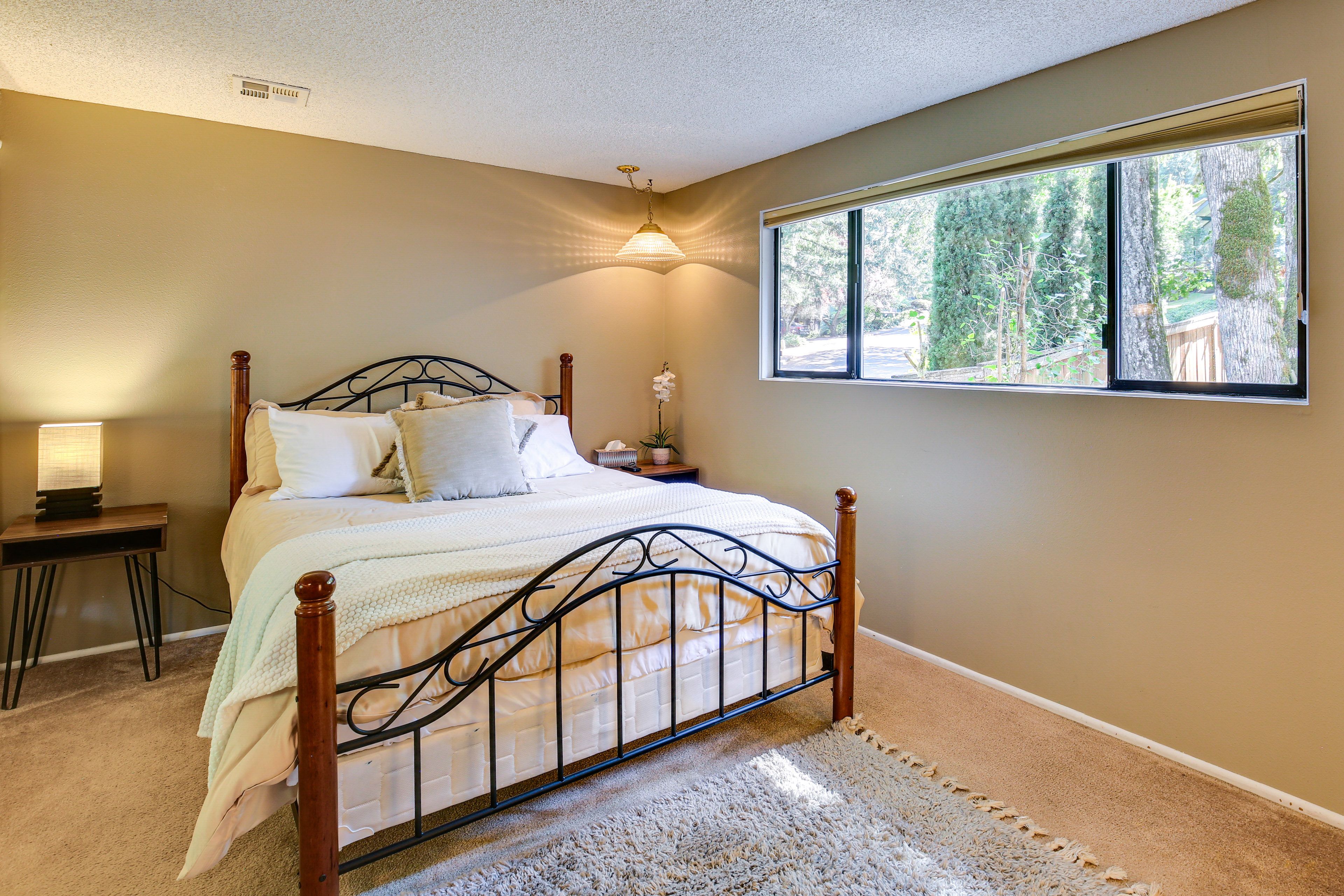 Bedroom 1 | Queen Bed | Linens Provided | 2nd Floor