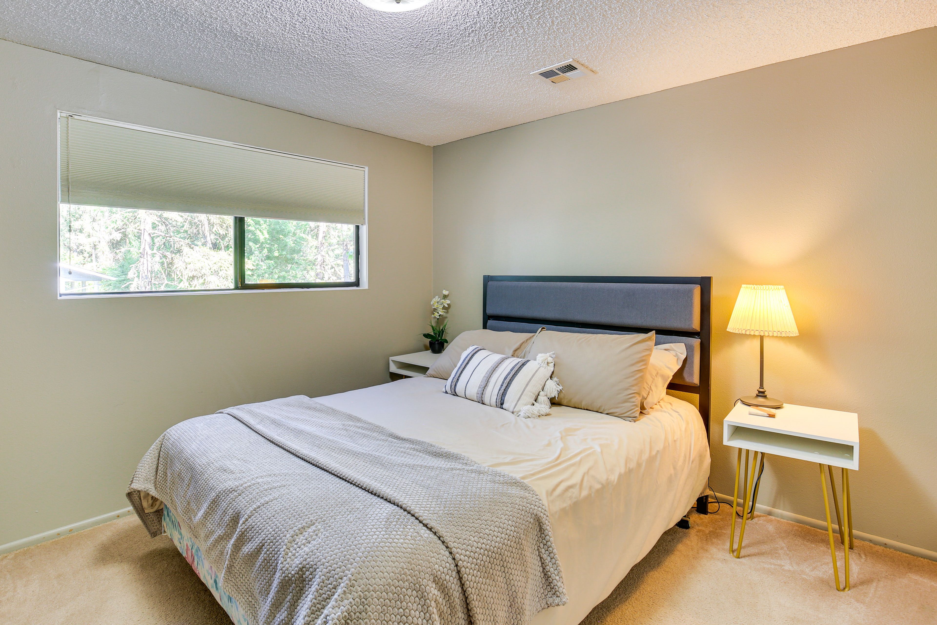 Bedroom 2 | Queen Bed | 2nd Floor