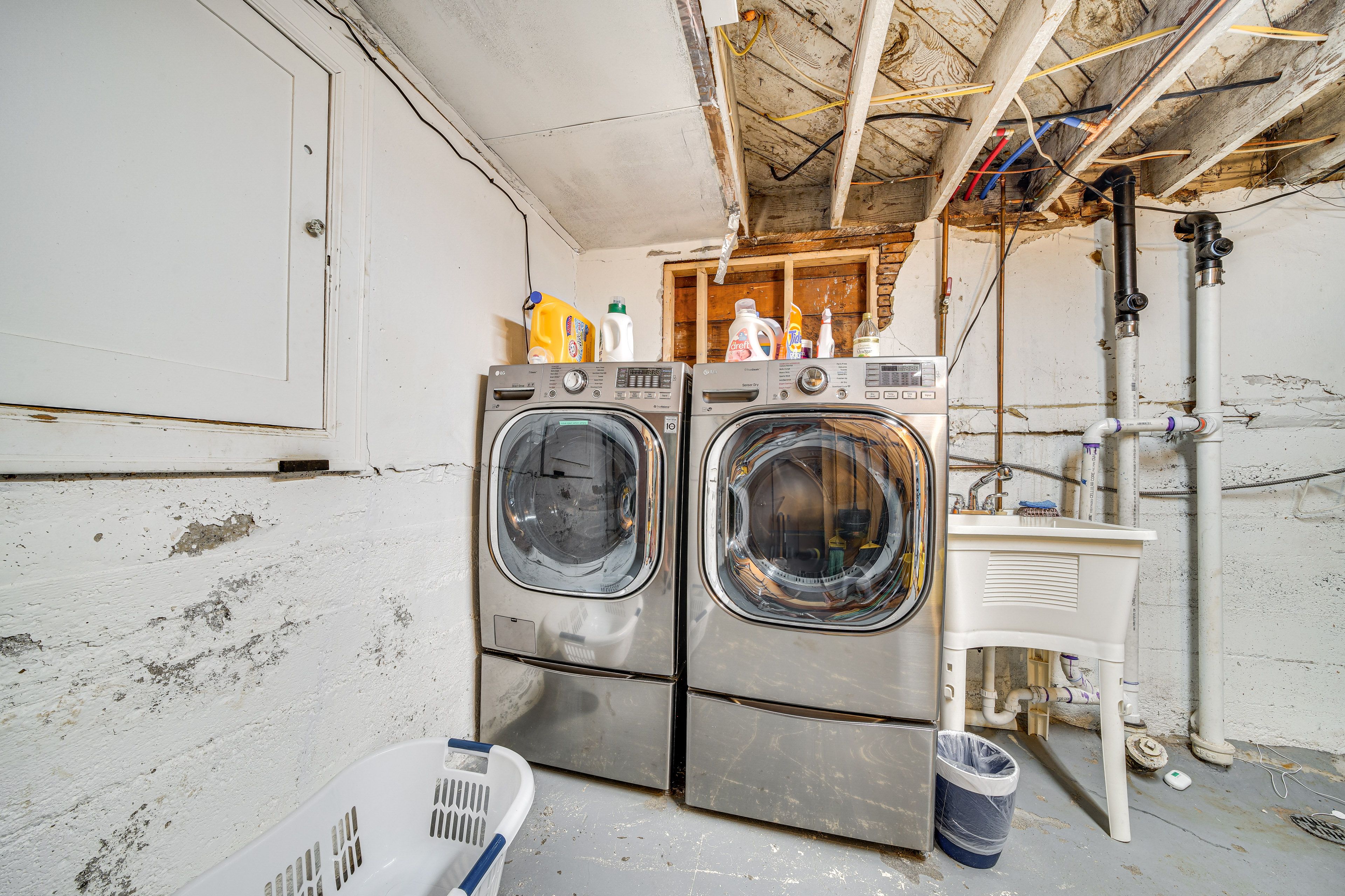 Laundry Room | Basement