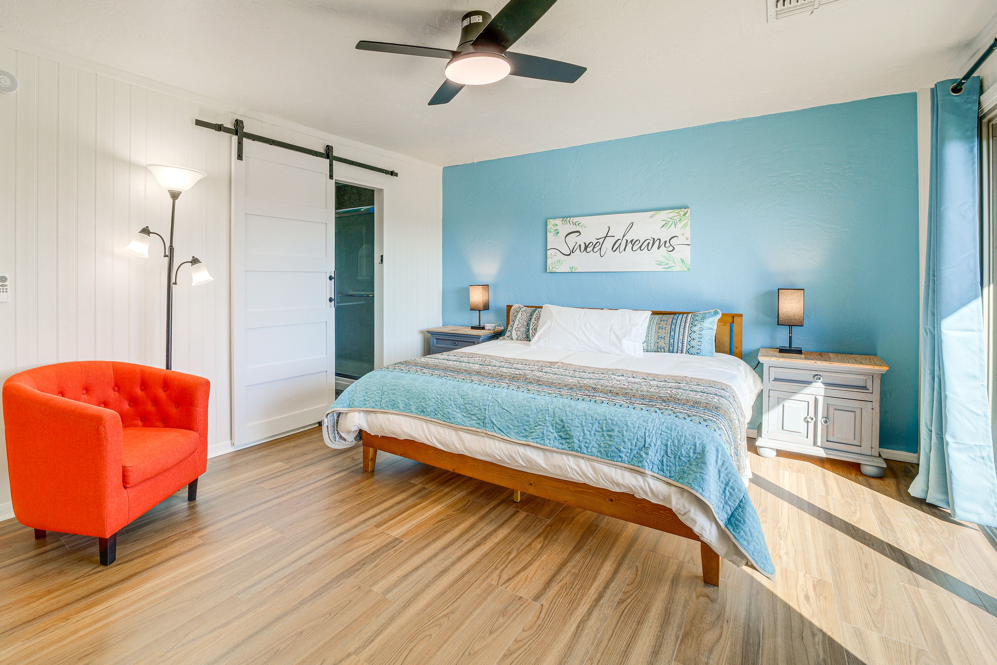 Bedroom 1 | King Bed | 2nd Floor | En-Suite Bathroom