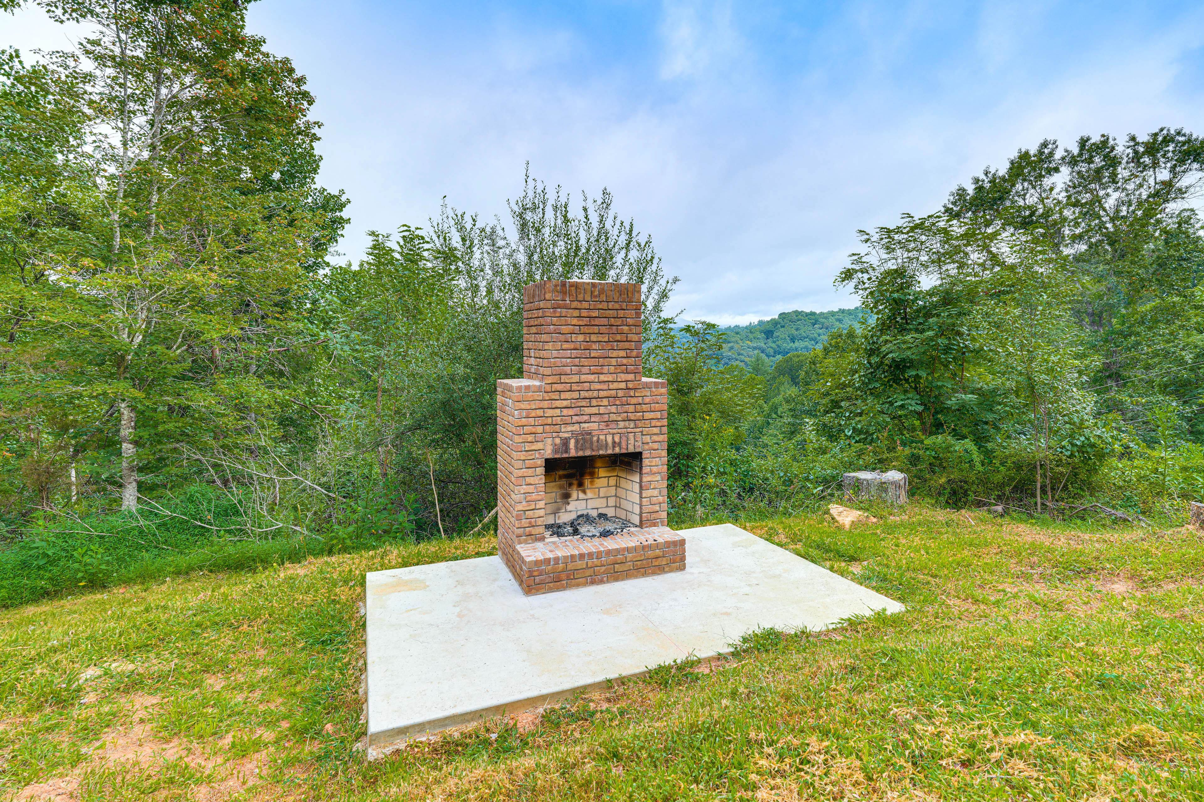 Backyard | Outdoor Fireplace