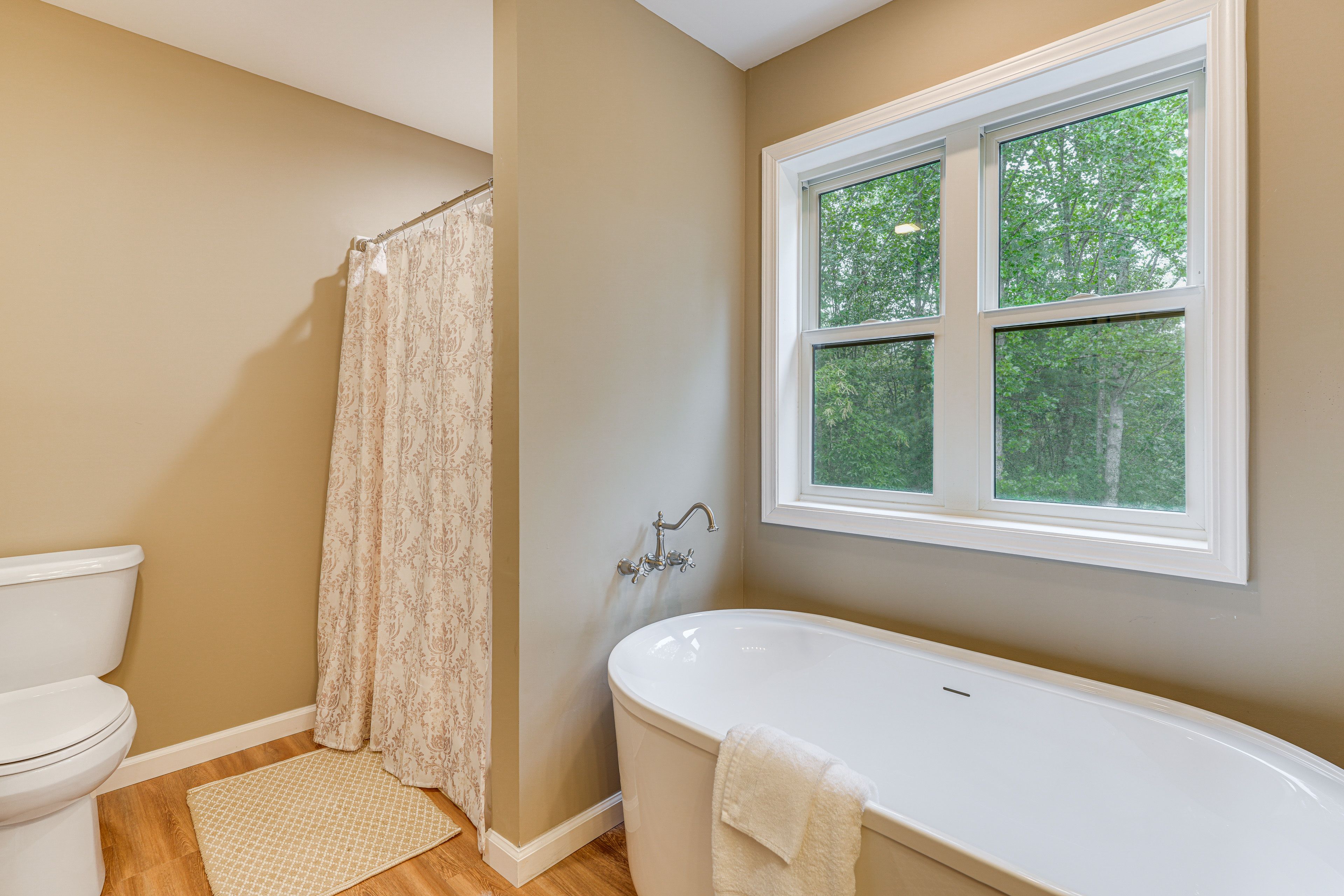 Full Bath | Upper Level