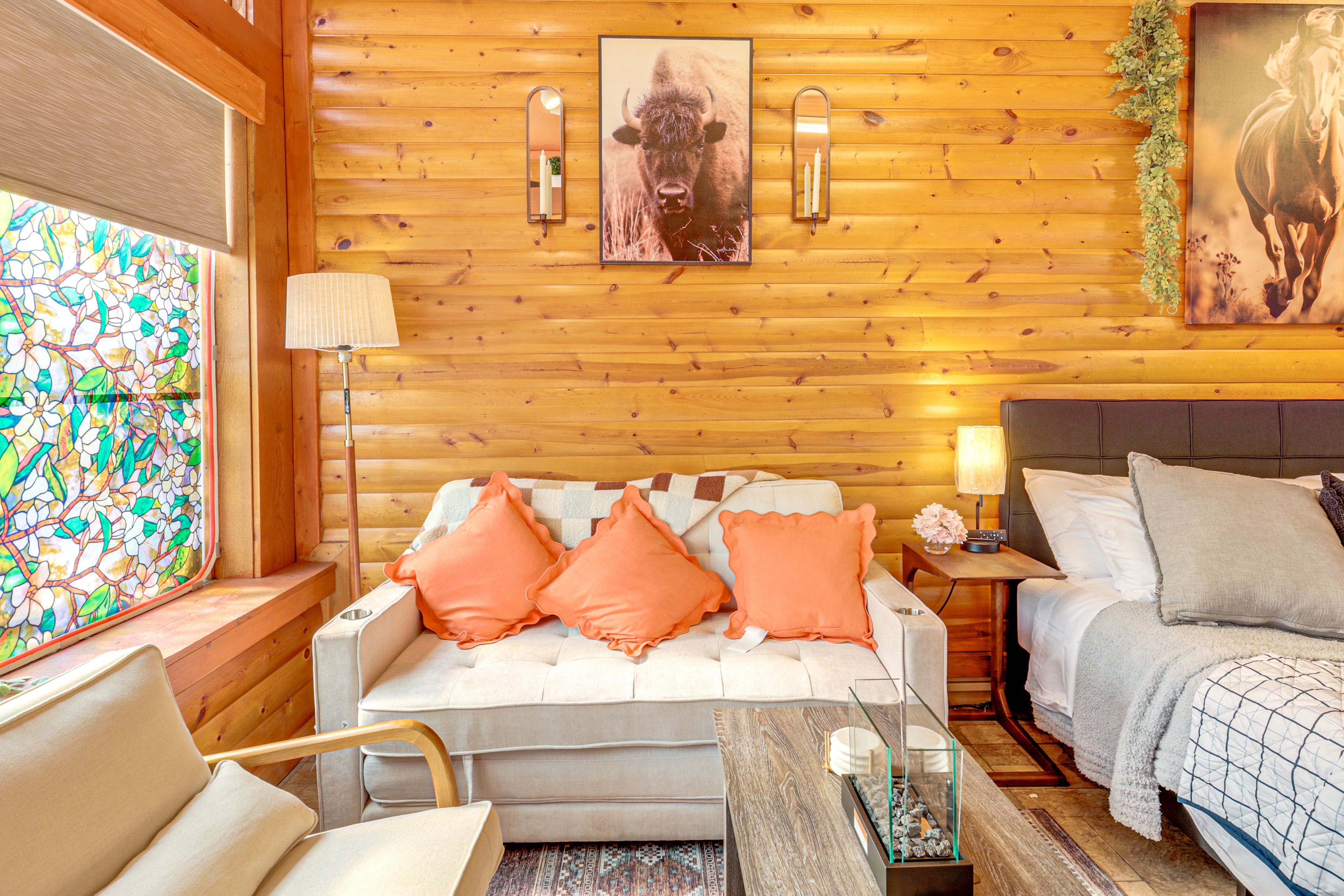 Studio | Full Sleeper Sofa | King Bed | Linens Provided | Desk | Flat-Screen TV