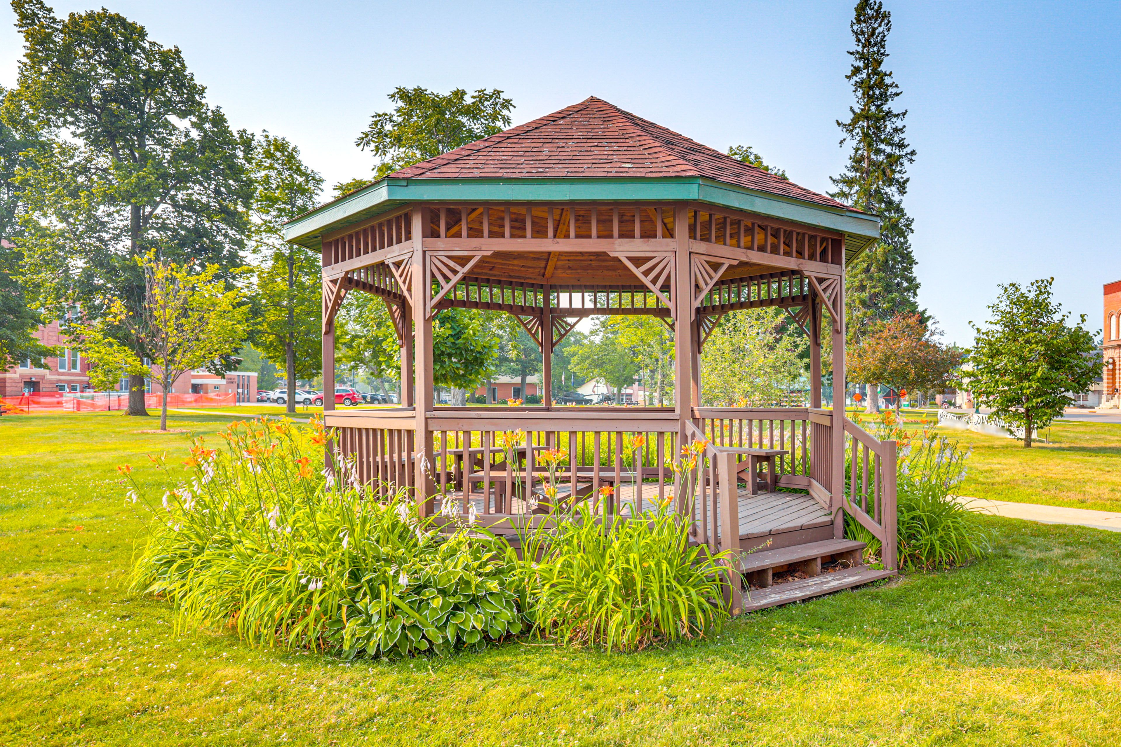 Walk to Cardinal Park