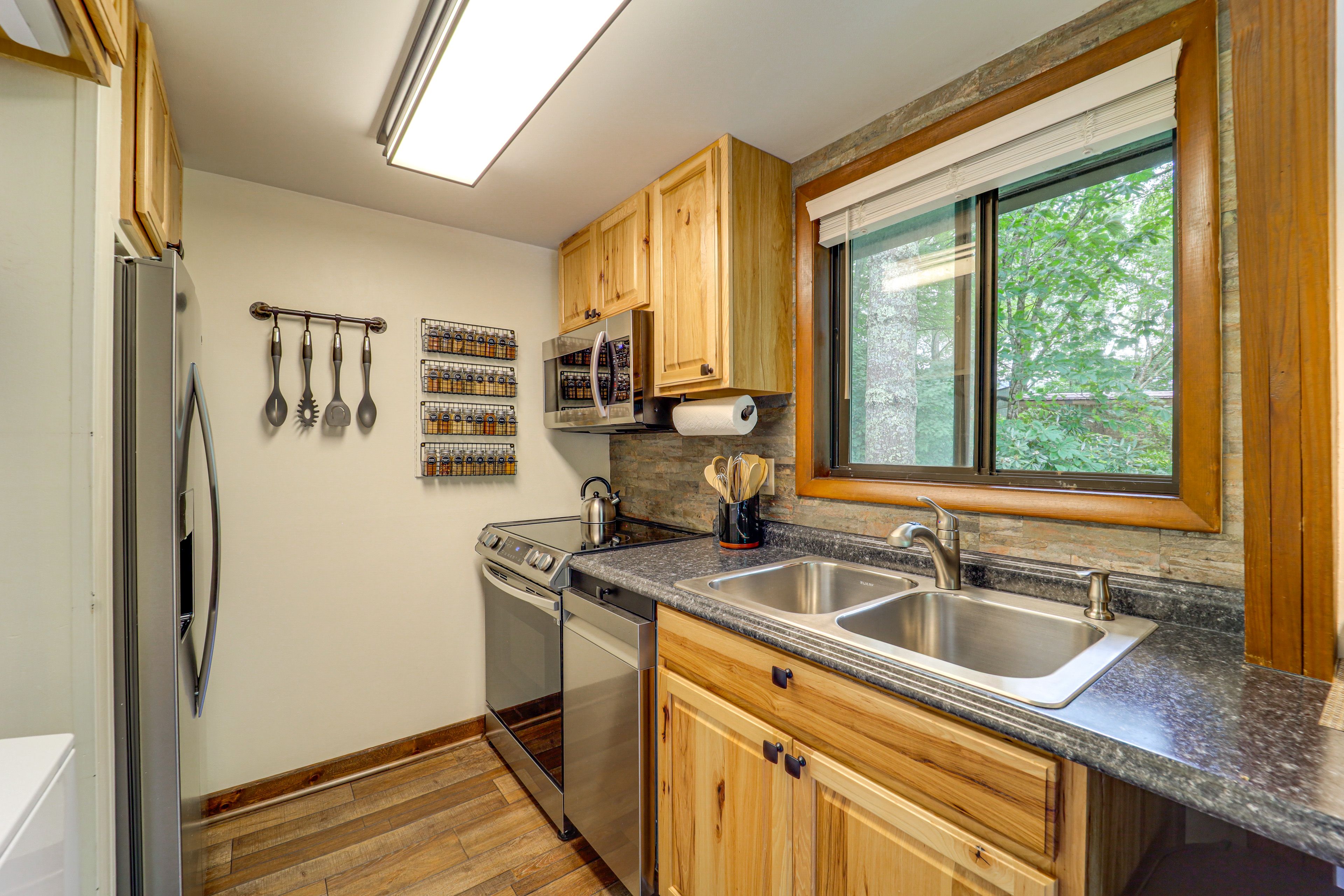 Kitchen | Cooking Basics | Dishwasher | 1st Floor