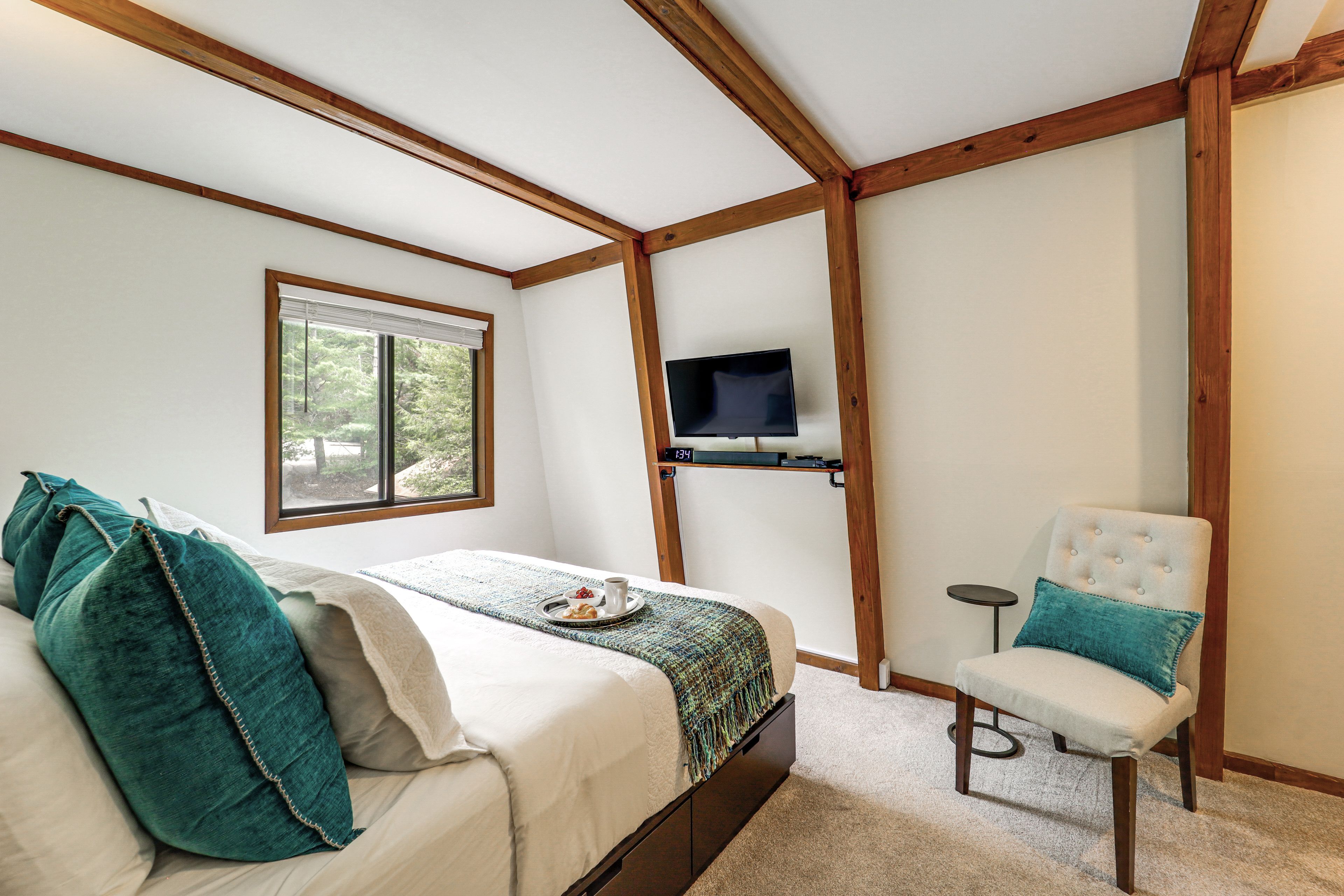 Bedroom | King Bed | Linens Provided | 2nd Floor