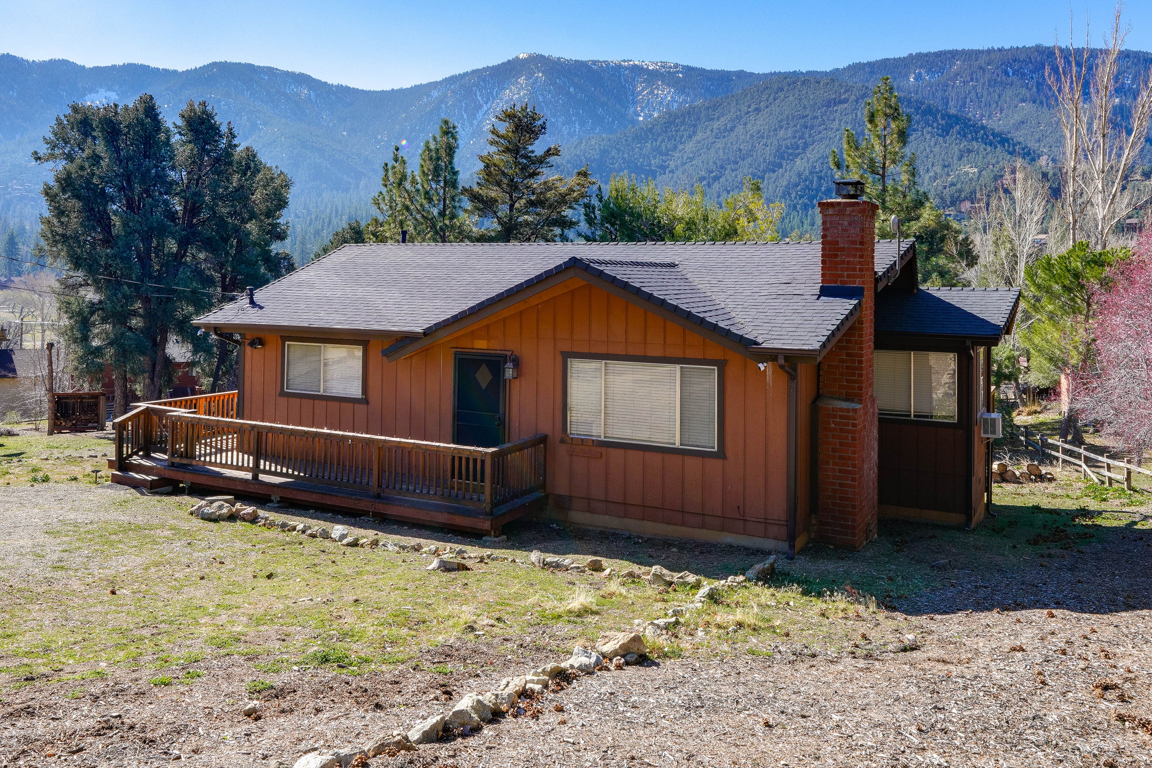 Cabin Exterior | Parking | Driveway (3 Vehicles)