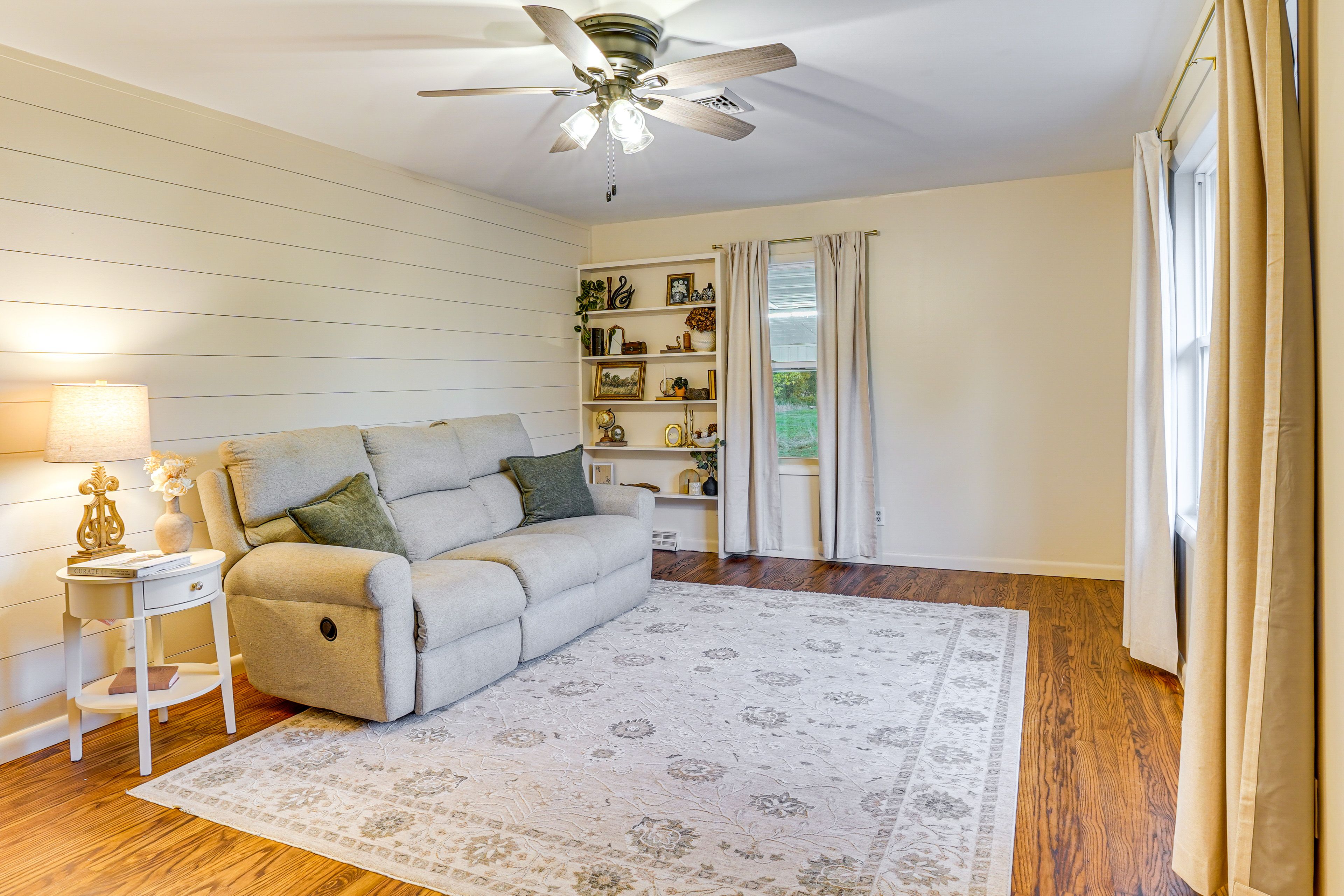 Living Room | Free WiFi | Central Heating & A/C