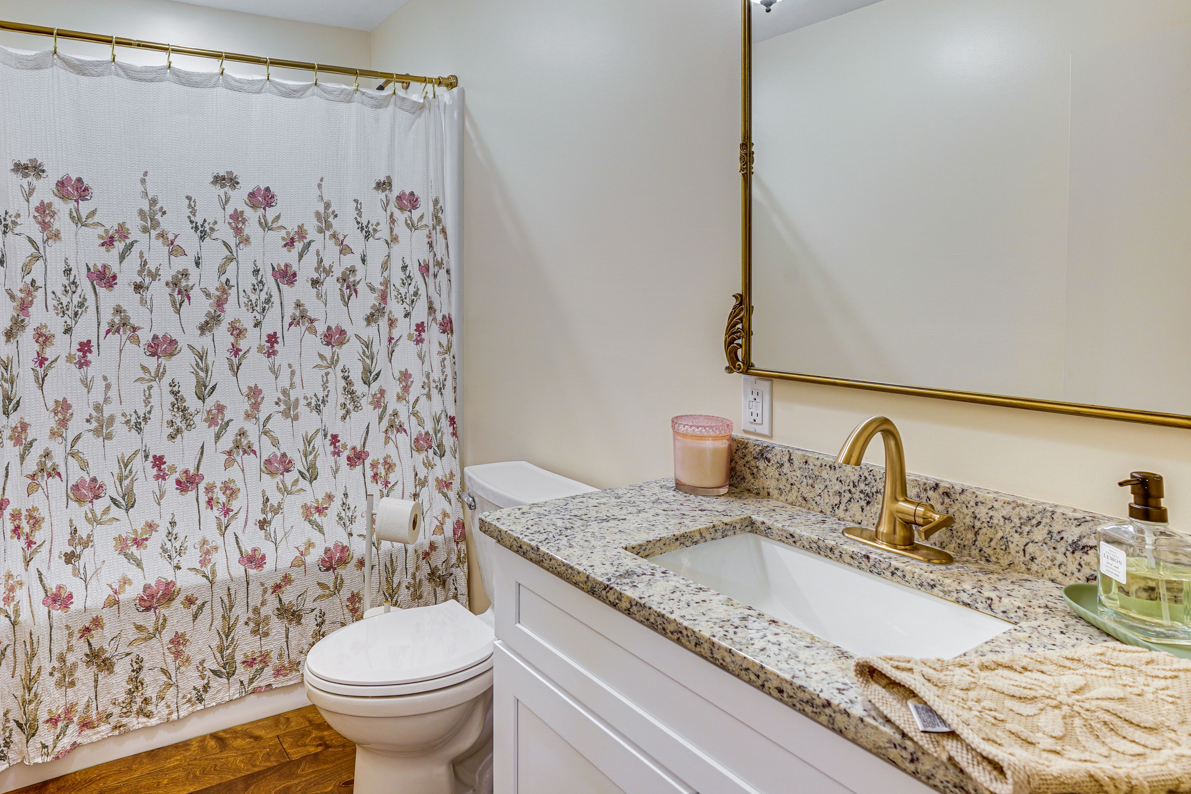 Bathroom | Towels Provided